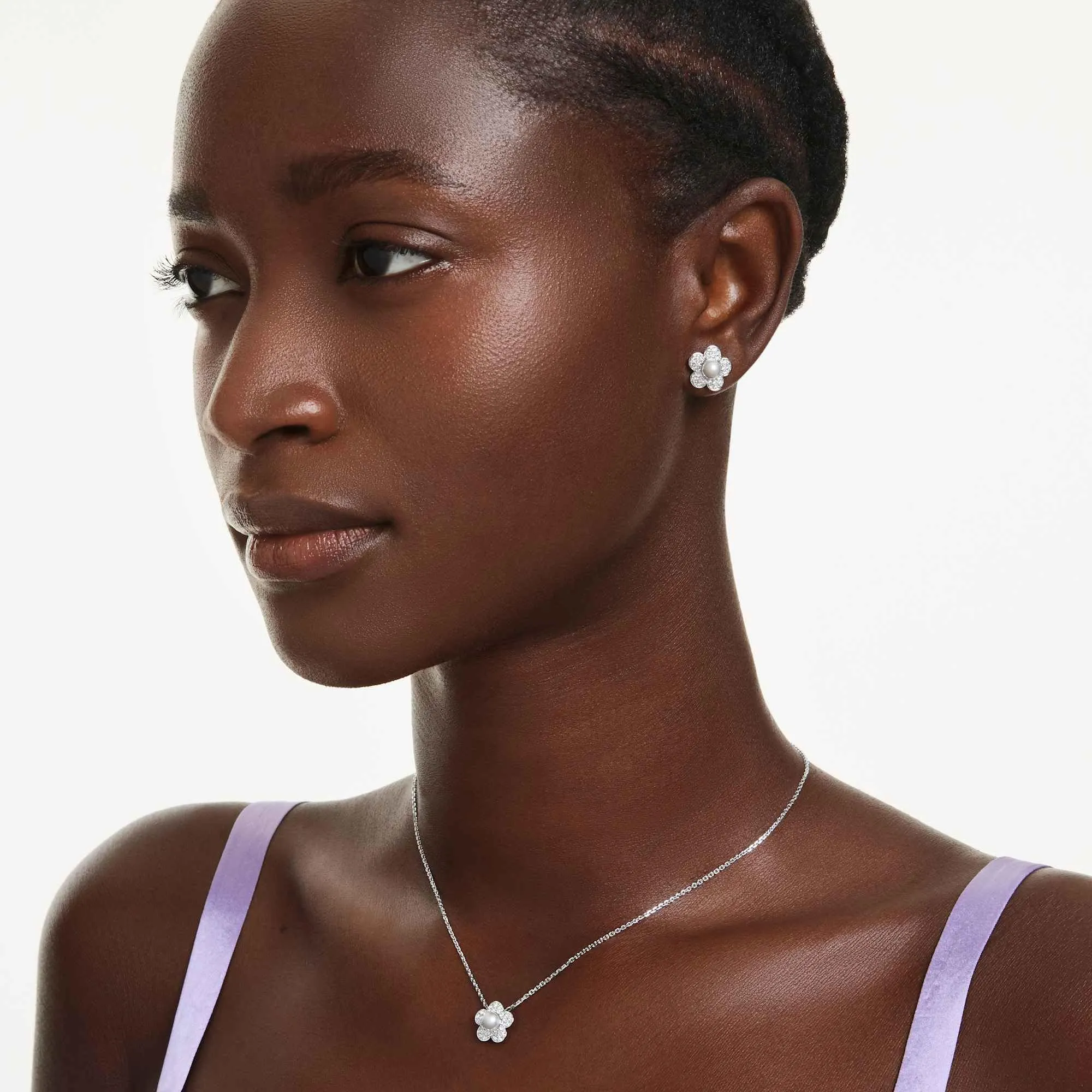 Swarovski x Ariana Grande Crystal Pearl Set, Taglio Round, Fiore, Bianco, Placcato rodio - immagine 8