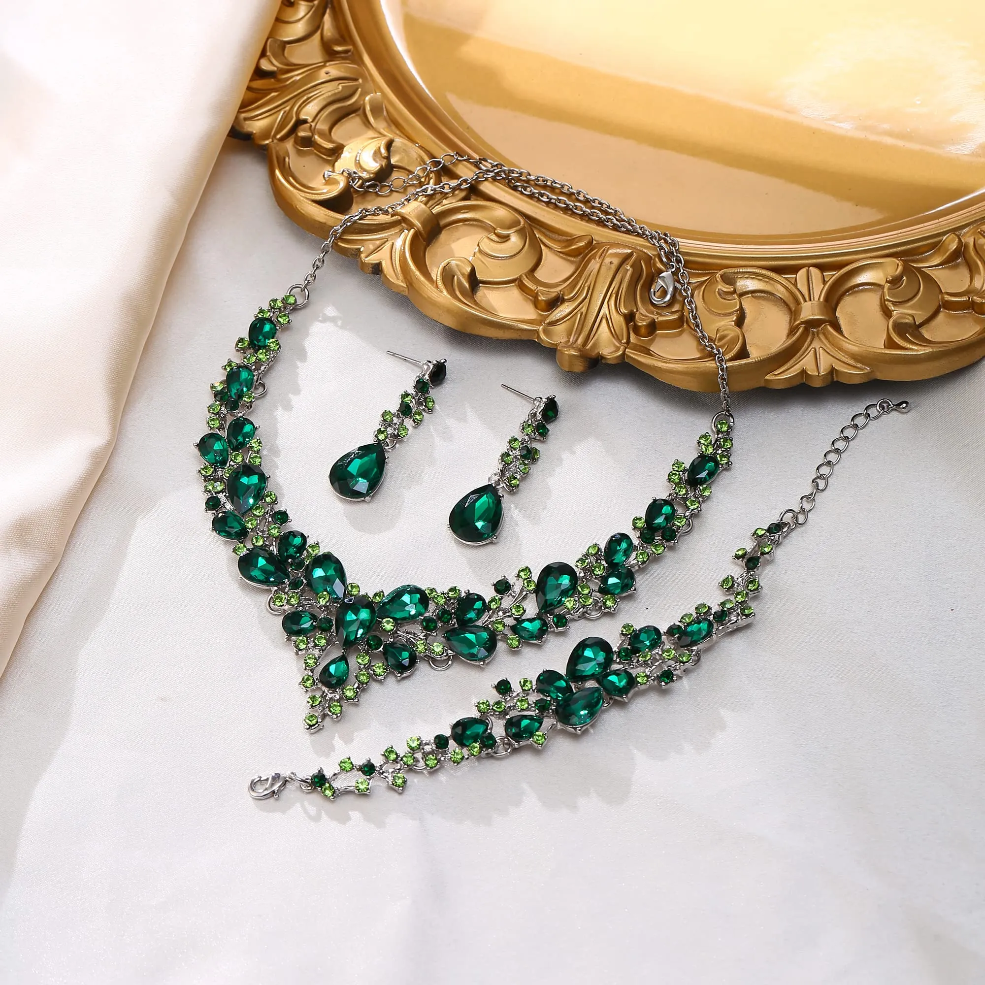 EVER FAITH Set Gioielli da Sposa con Collana, Orecchini Pendenti e Braccialetto in Cristallo Goccia Austriaca, Verde Argento Fondo - immagine 4