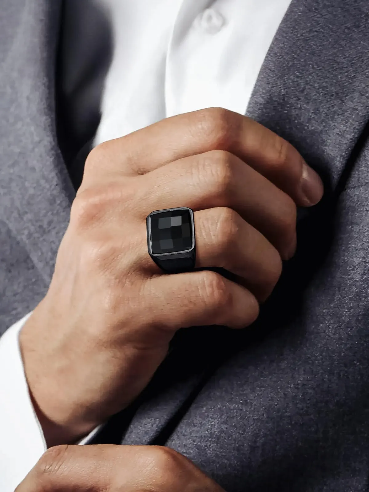 U7 Anello Uomo Nero con Pietra Nera 15mm Acciaio Inossidabile Taglia 25 - immagine 2