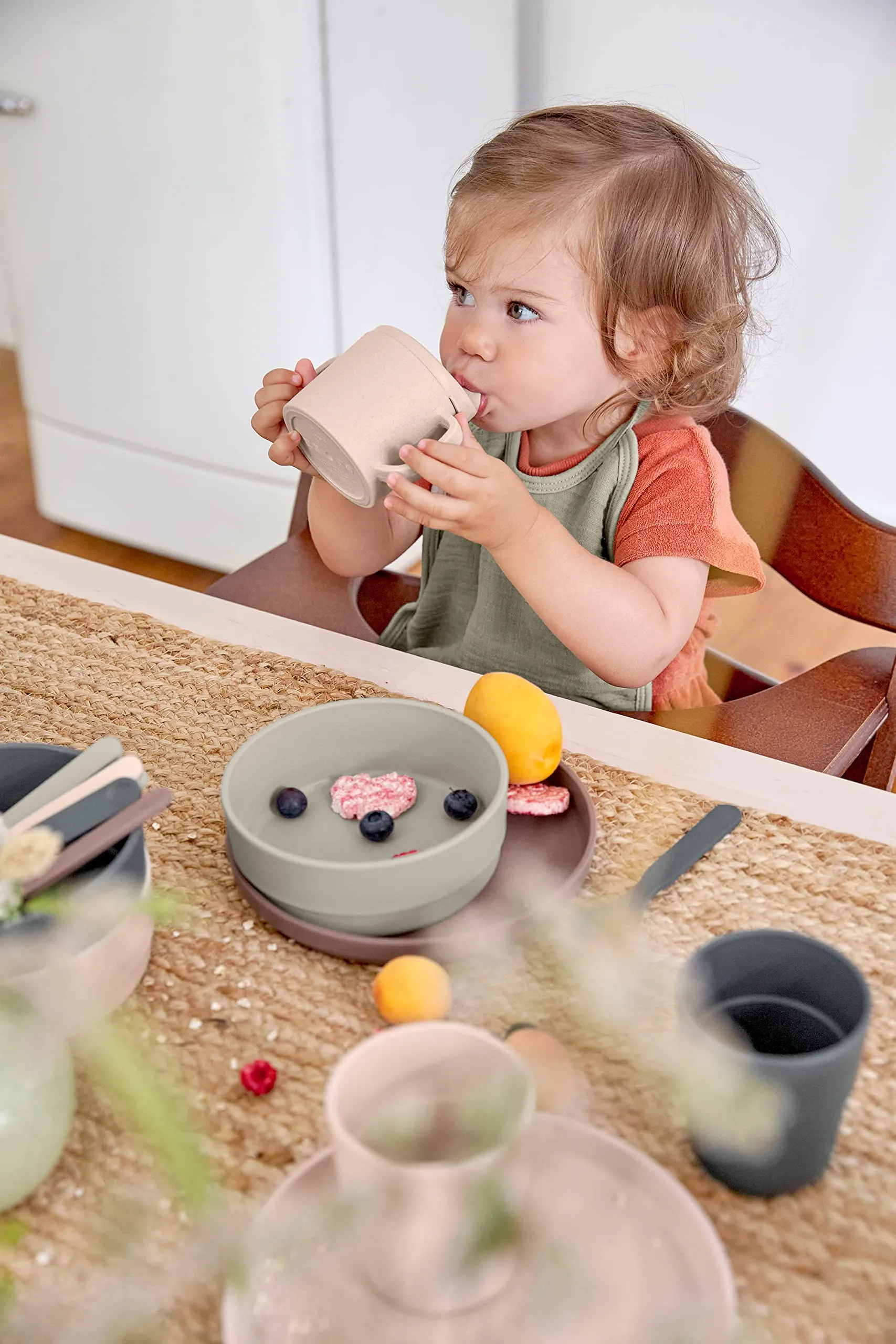 Lässig Tazza per bambini con manico e coperchio rimovibile 150 ml, Uni anthracite - immagine 4