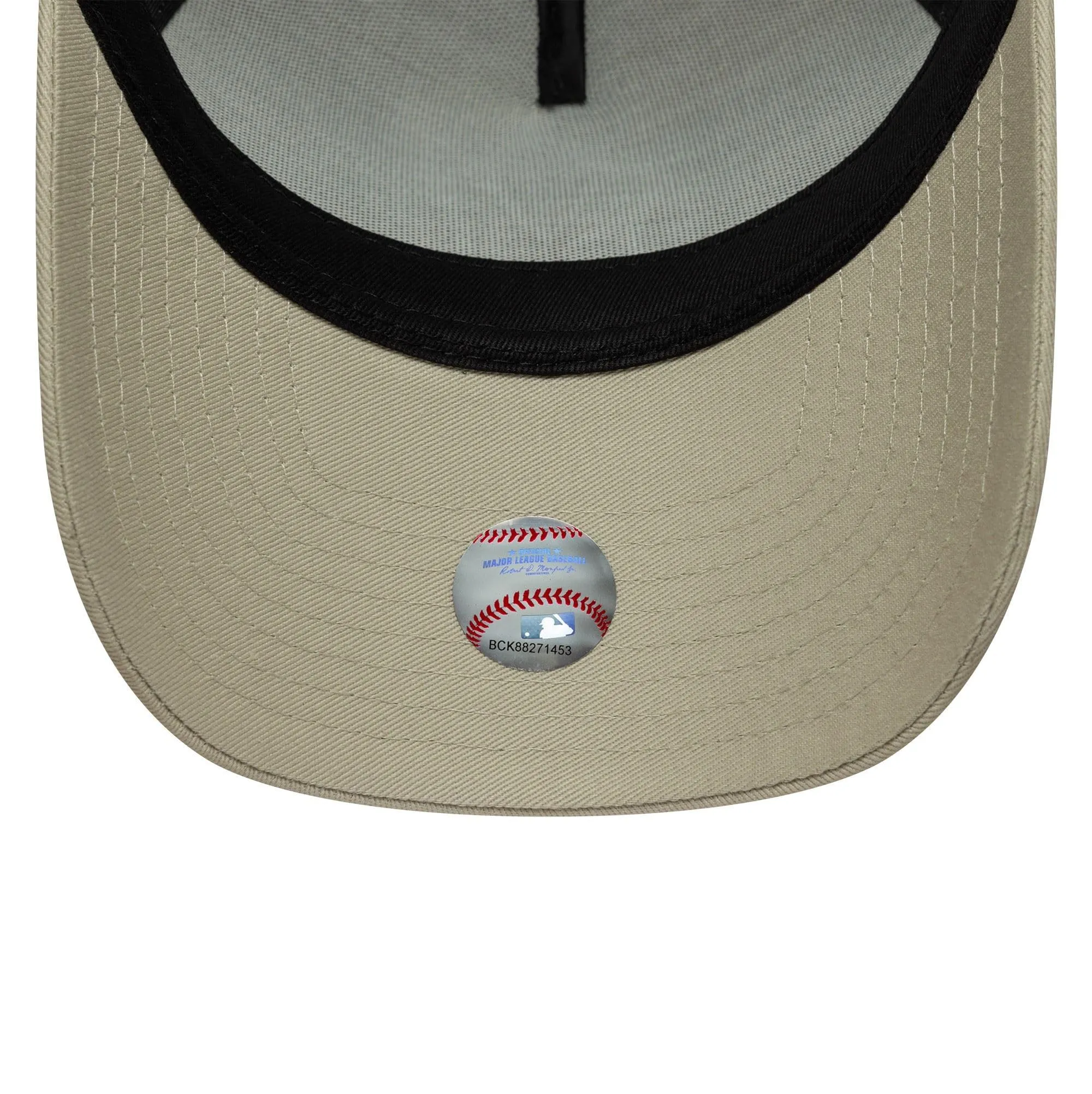 New Era New York Yankees MLB League Essential E-Frame Trucker Hat - Beige - immagine 5