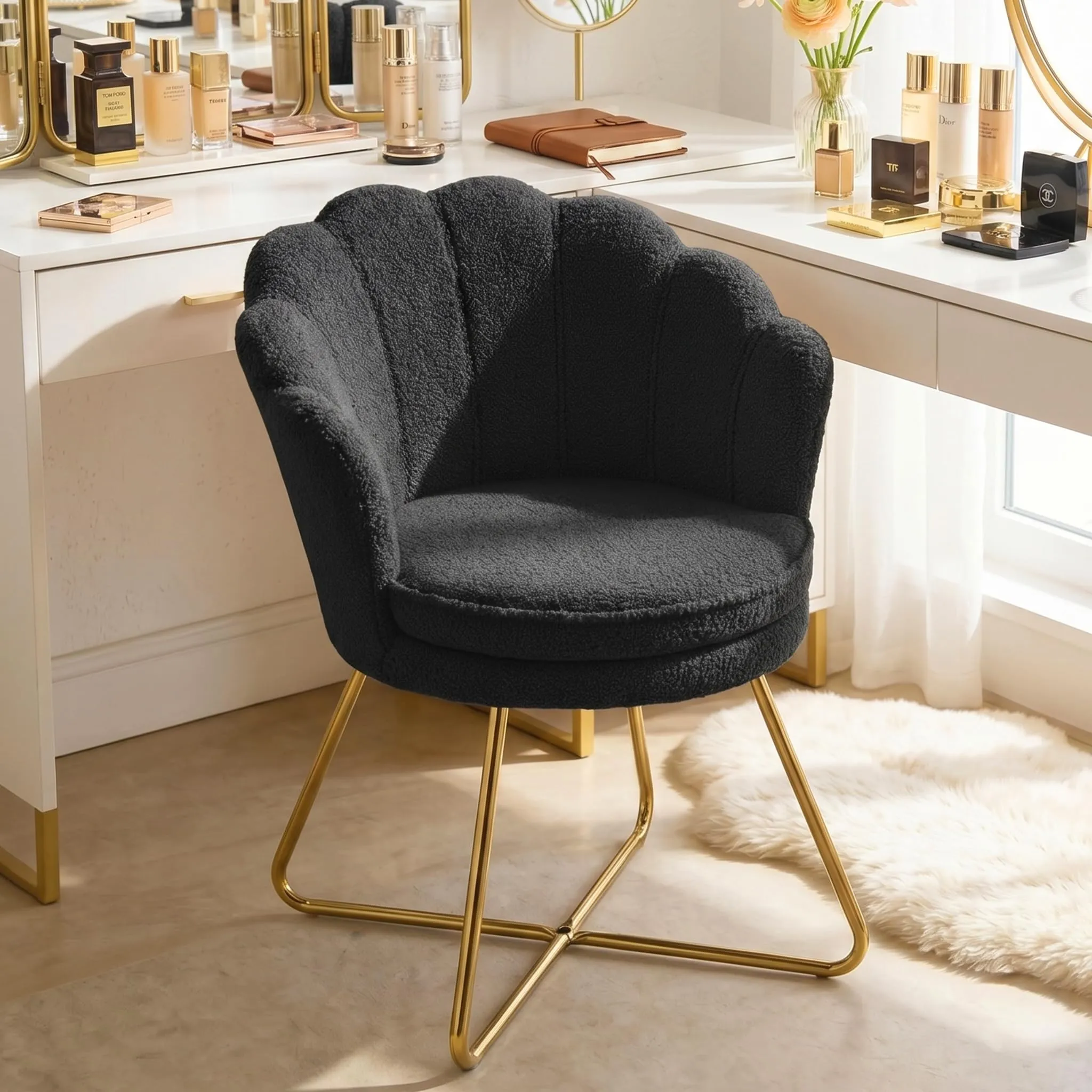 Hellove Poltrona Conchiglia in Teddy con Gambe in Metallo Placcato Oro, Nero - immagine 5