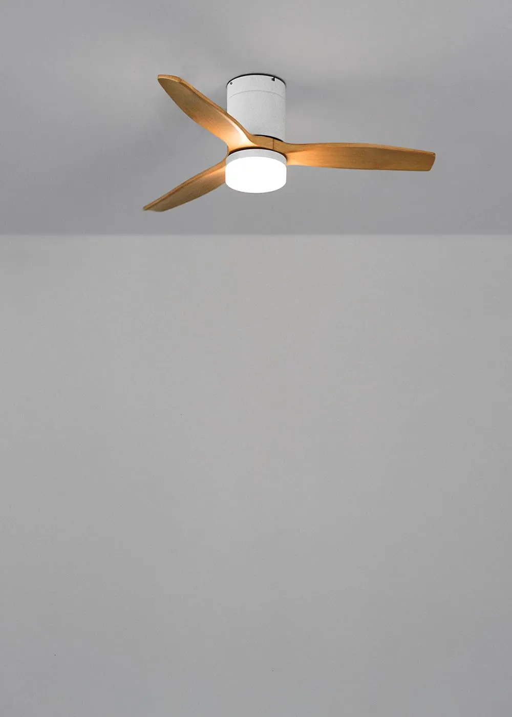 CREATE Windcalm Ventilatore da Soffitto ABS con Luce, Bianco e Legno Chiaro, 40W, 112 cm, Telecomando - immagine 4