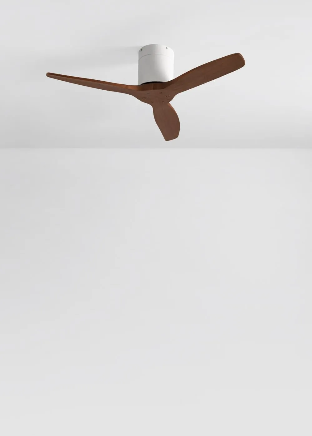 CREATE Windcalm Ventilatore da Soffitto ABS Bianco e Legno Scuro, 40W, Ø112 cm, 6 velocità, con Telecomando - immagine 3