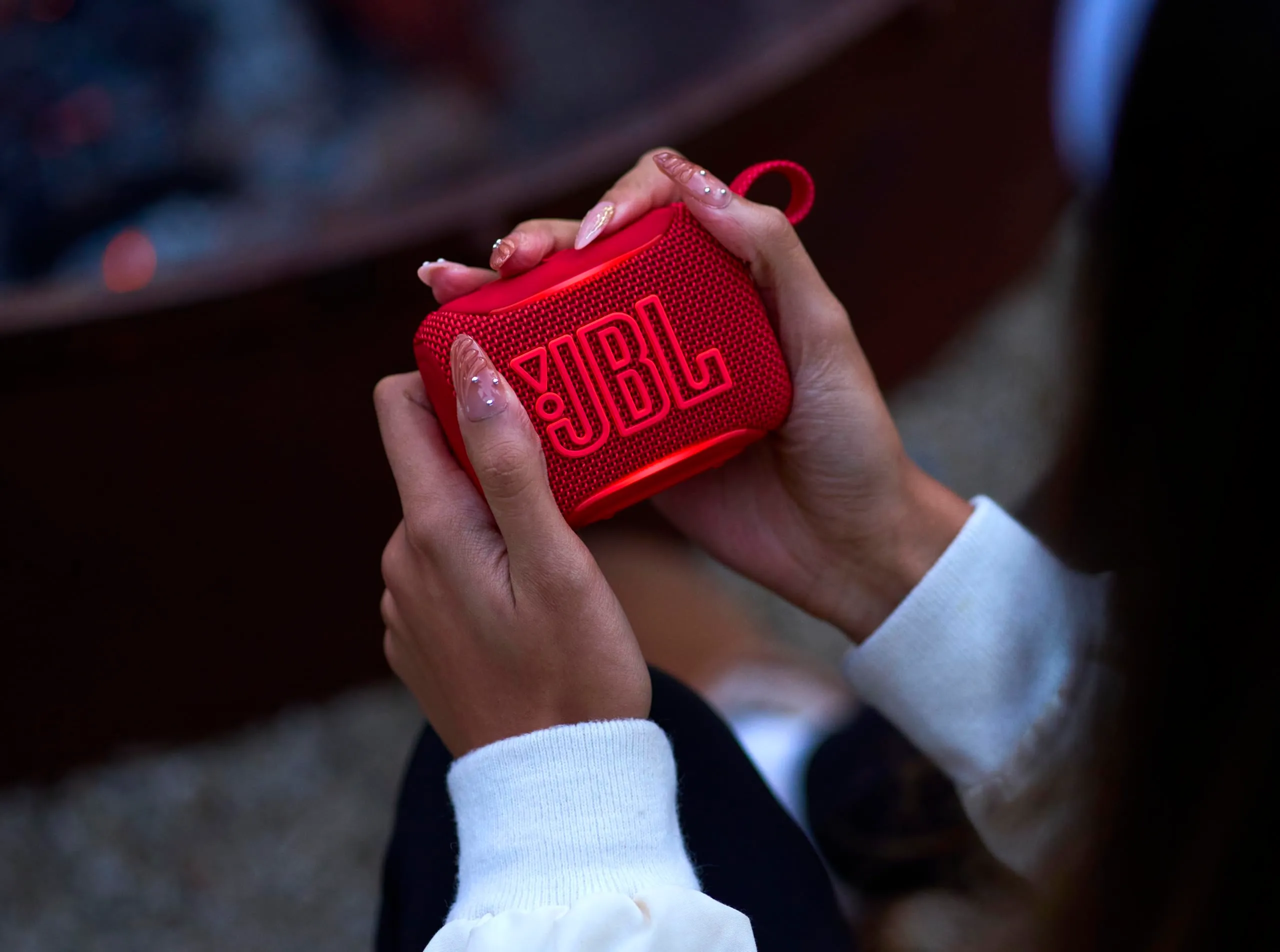 JBL Go 5 Altoparlante Bluetooth Ultraportatile Impermeabile, Rosso - immagine 4