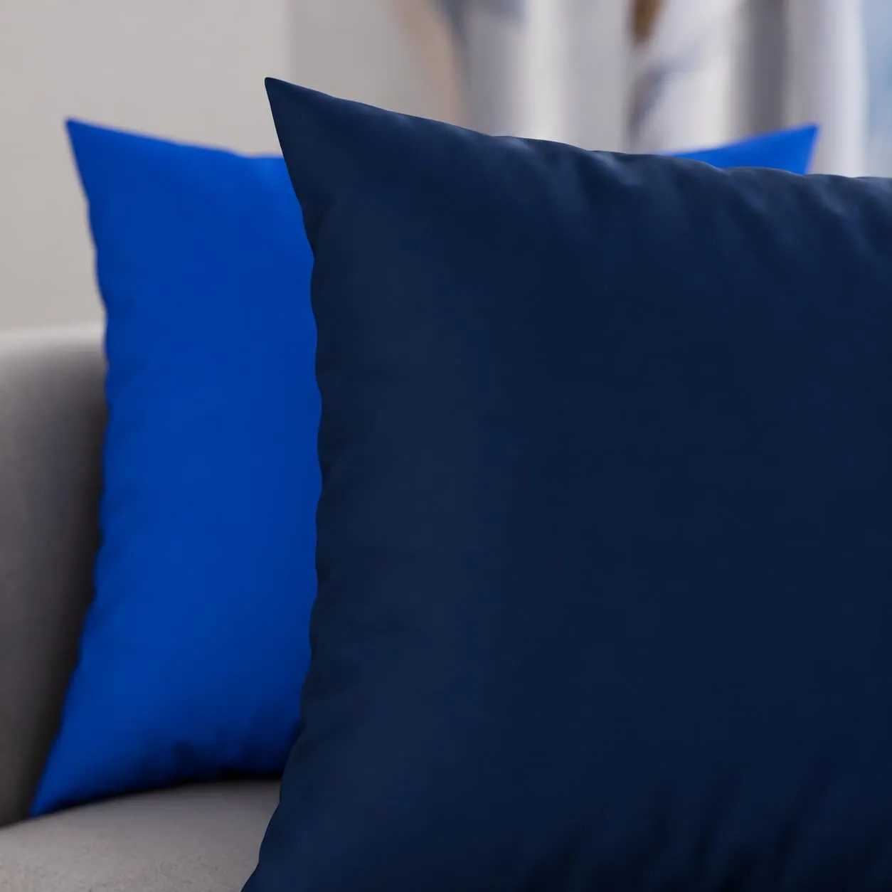 PETTI Artigiani Italiani Federe Cuscino 35x35 cm in Microfibra Double Face, Blu Elettrico e Blu Notte, Set di 2 - immagine 3