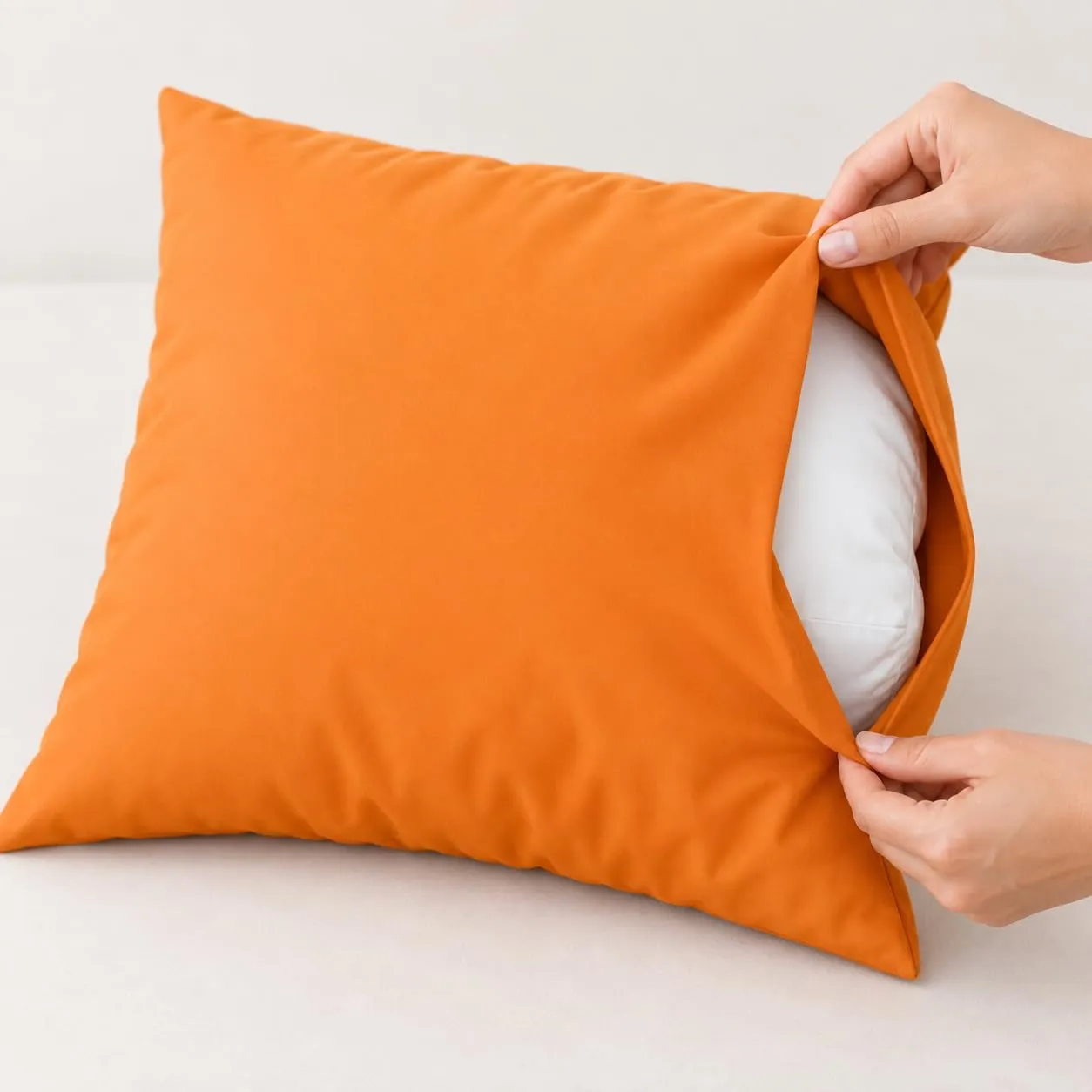 PETTI Artigiani Italiani Coppia di Federe Cuscino 65x65 cm in Microfibra Double Face Arancione Panna, Set di 2 - immagine 6