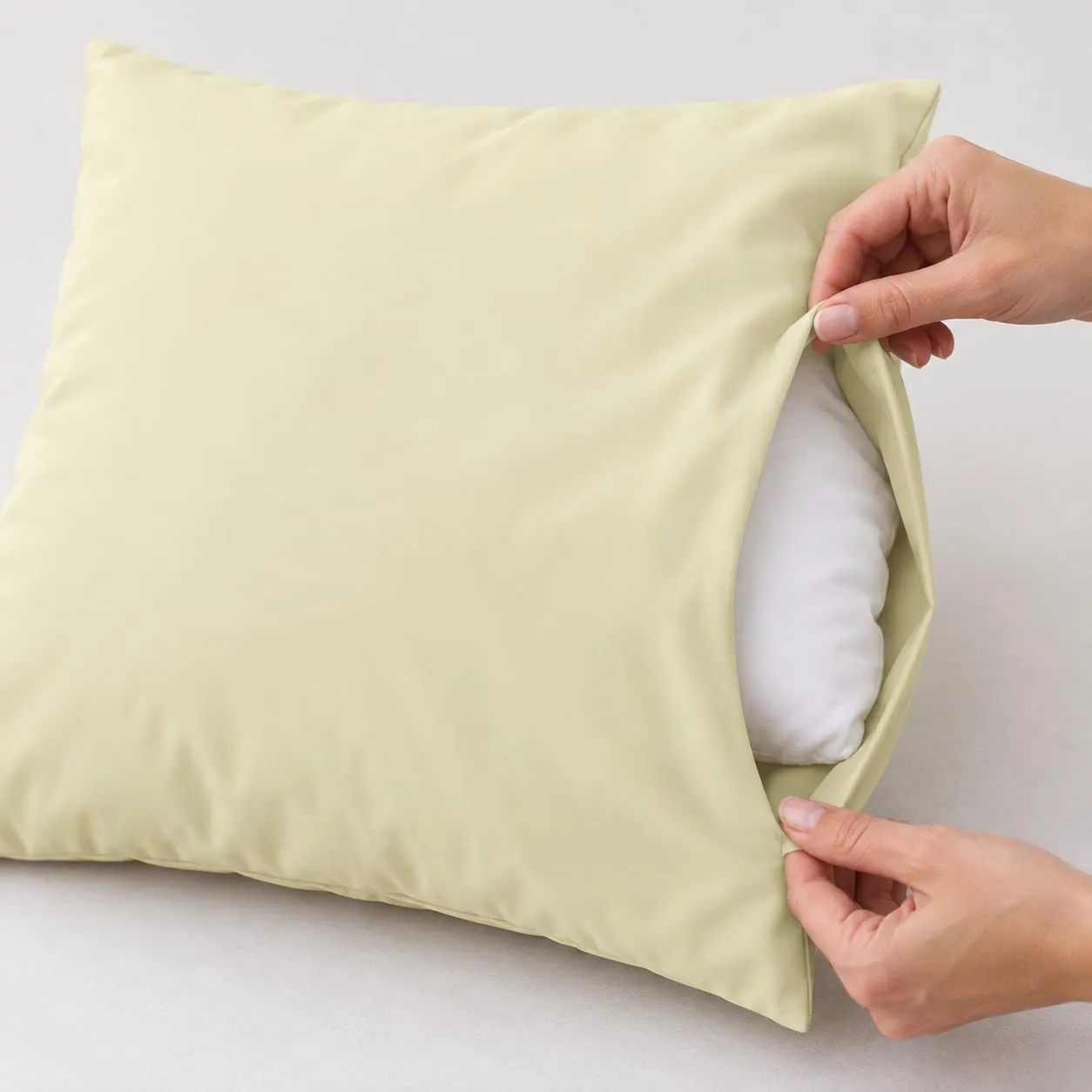 PETTI Artigiani Italiani - Coppia di Federe Cuscino 60x60 cm in Microfibra Double Face, Tiffany Panna, Set di 2 - immagine 6
