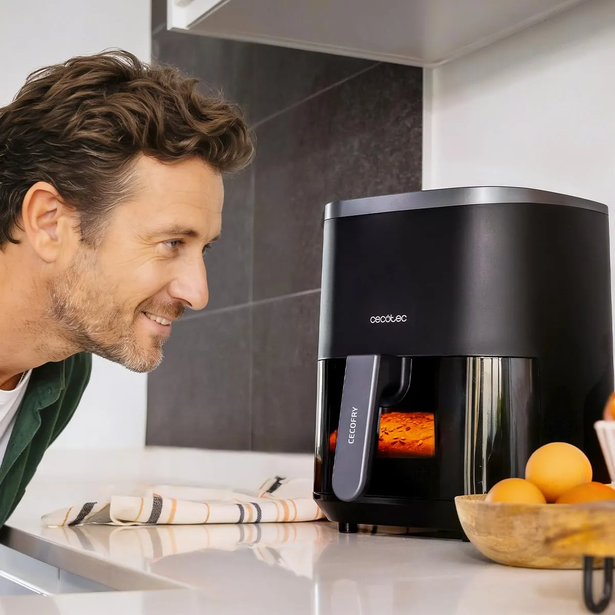 Cecotec Cecofry Fantastik Window 4000 Friggitrice ad Aria 4L, 1400W, 9 Modalità, Controllo Touch, Tecnologia PerfectCook - immagine 5