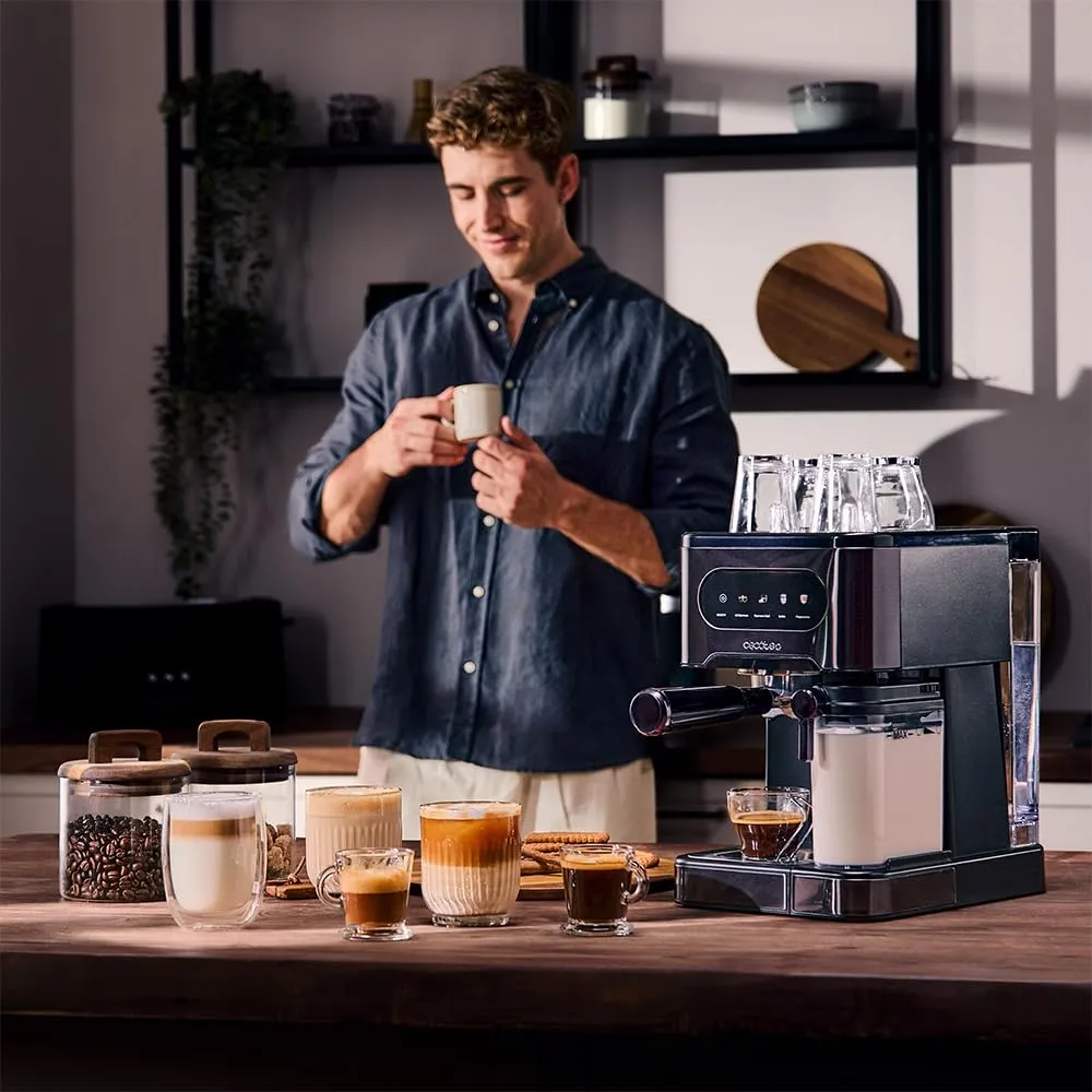 Cecotec Power Espresso 20 Macchina da Caffè Espresso Semiautomatica ColdBrew, 1350W, 20 Bar, Schermo Tattile, Serbatoio Acqua 1,5L, Serbatoio Latte 500ml, Scaldatazza, Doppio Braccio - immagine 2