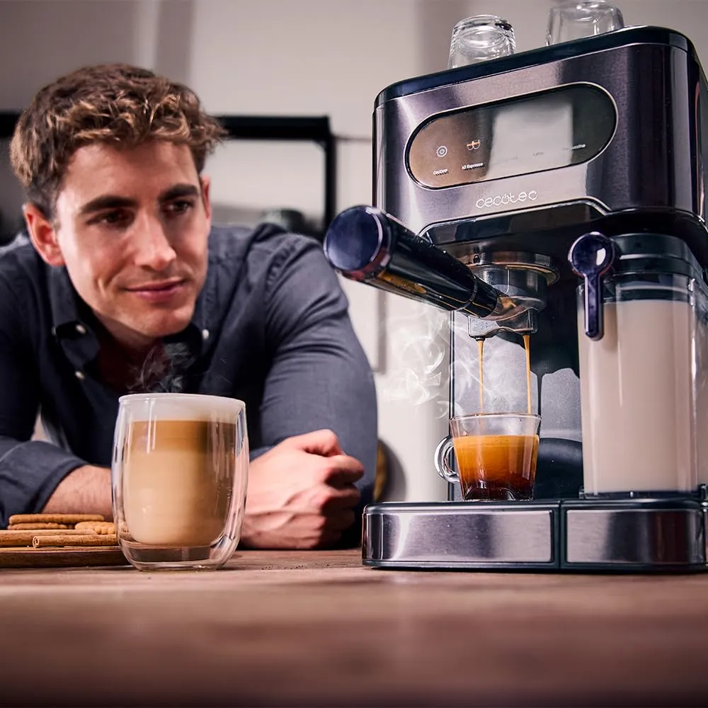 Cecotec Power Espresso 20 Macchina da Caffè Espresso Semiautomatica ColdBrew, 1350W, 20 Bar, Schermo Tattile, Serbatoio Acqua 1,5L, Serbatoio Latte 500ml, Scaldatazza, Doppio Braccio - immagine 6