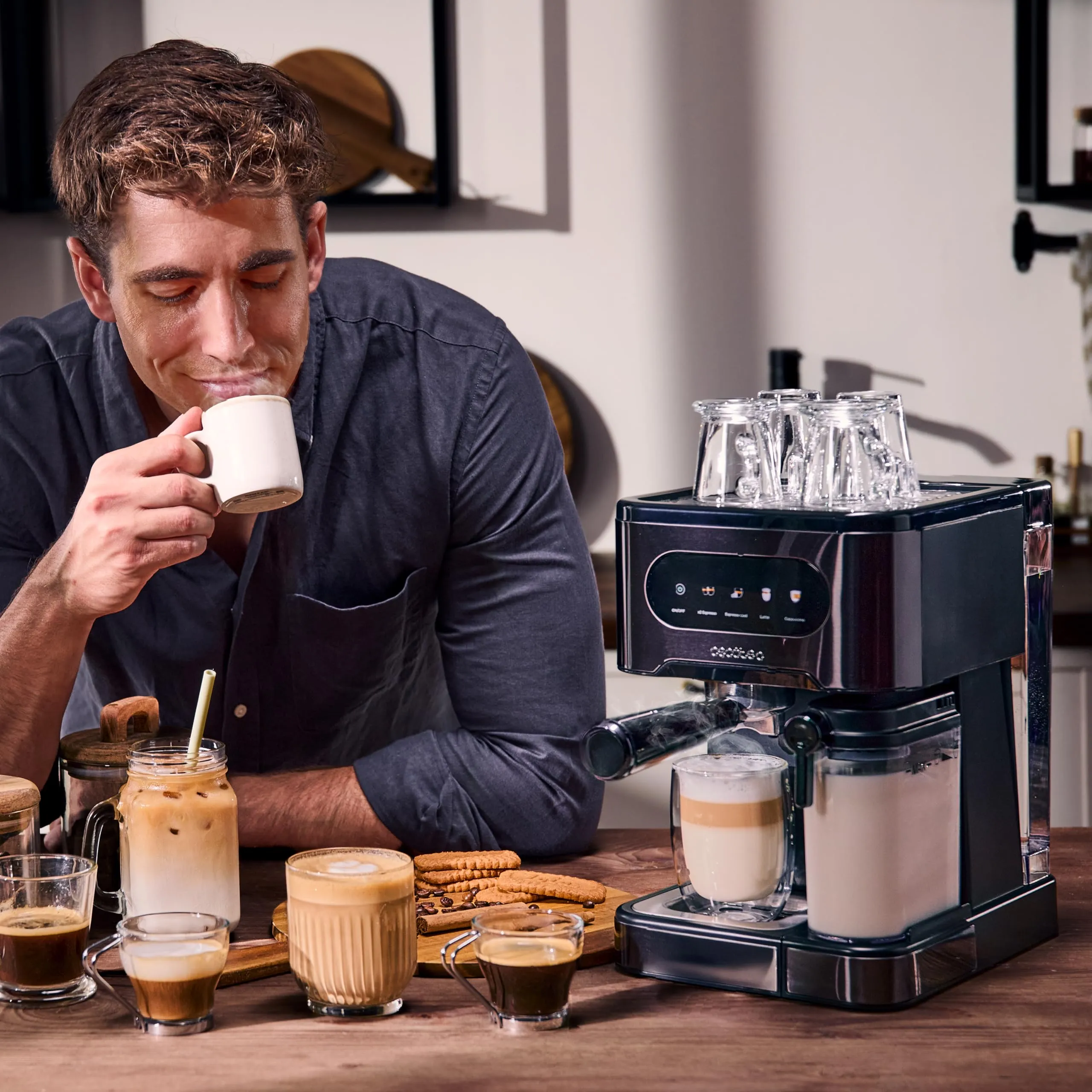 Cecotec Power Espresso 20 Macchina da Caffè Espresso Semiautomatica ColdBrew, 1350W, 20 Bar, Schermo Tattile, Serbatoio Acqua 1,5L, Serbatoio Latte 500ml, Scaldatazza, Doppio Braccio - immagine 9