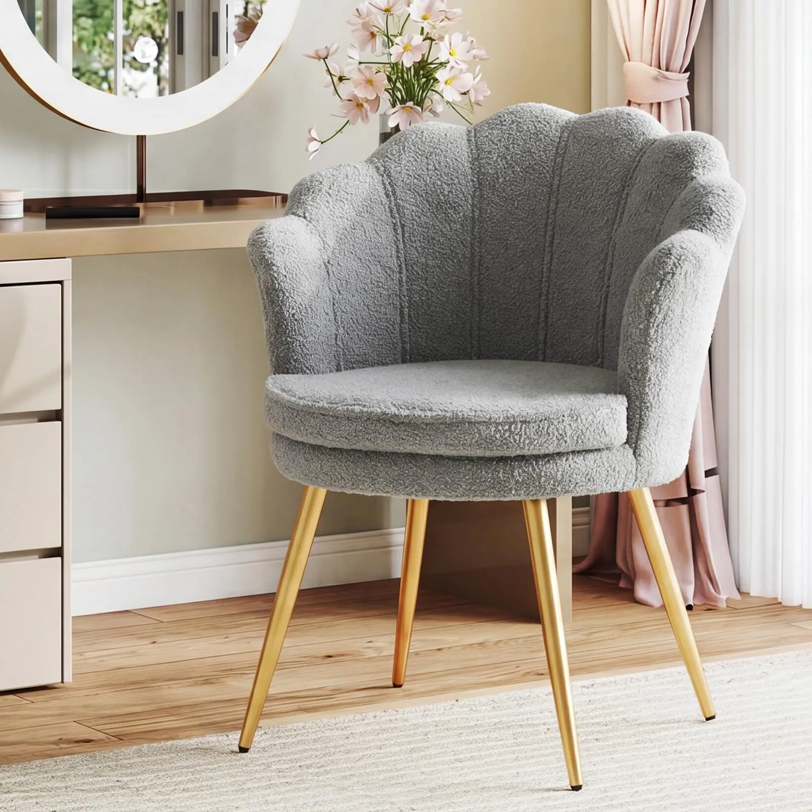 Ckaff Poltrona Conchiglia in Teddy Bouclé con Gambe in Oro, Grigio - immagine 1