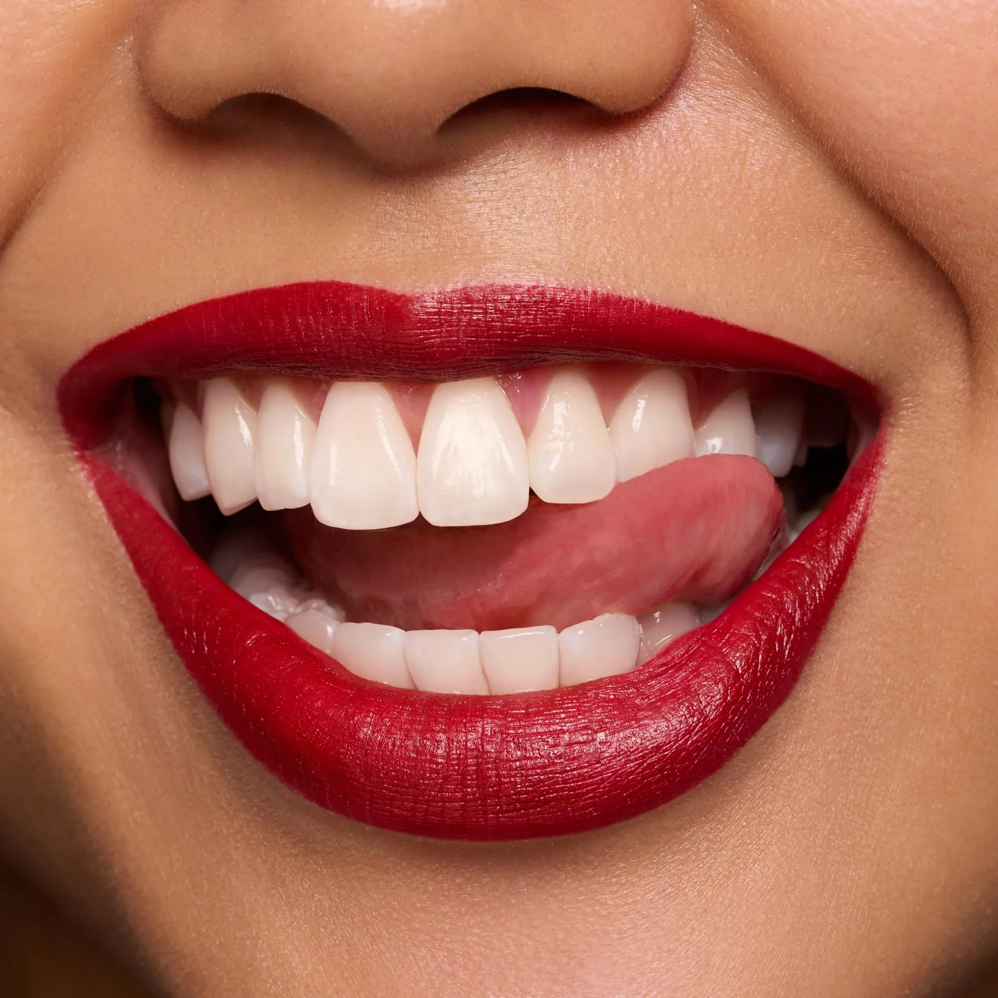 Essence The Slim Stick Lipstick Bordeaux - immagine 5