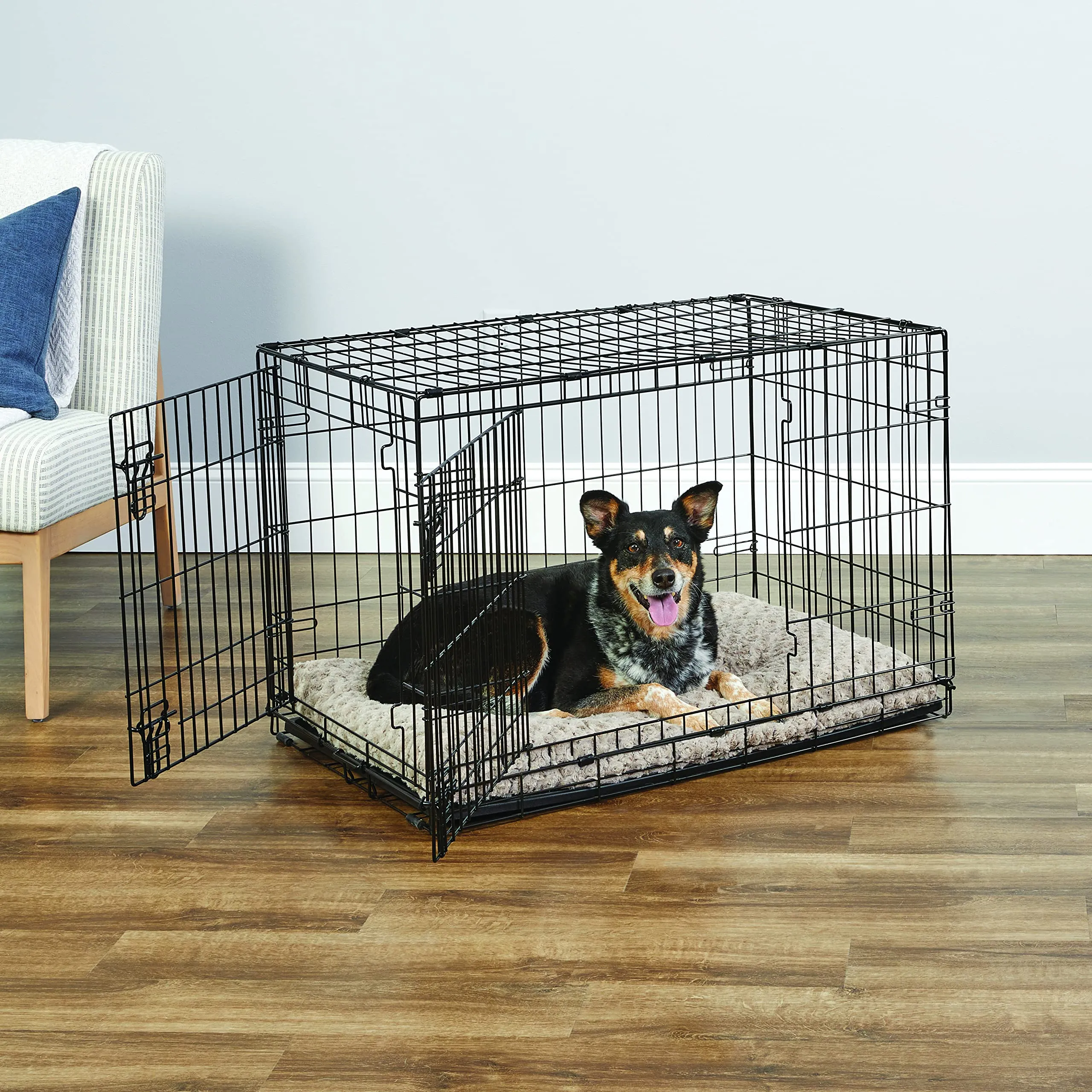 New World Gabbia per cani in metallo pieghevole con porta doppia, 91 cm, con vaschetta a prova di perdite - immagine 2