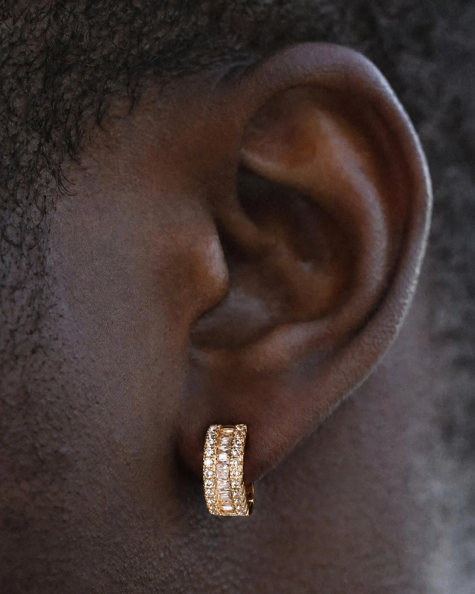 HANLI Orecchini a Cerchio Uomo Oro Placcato 14K con Zirconi Cubici - immagine 2
