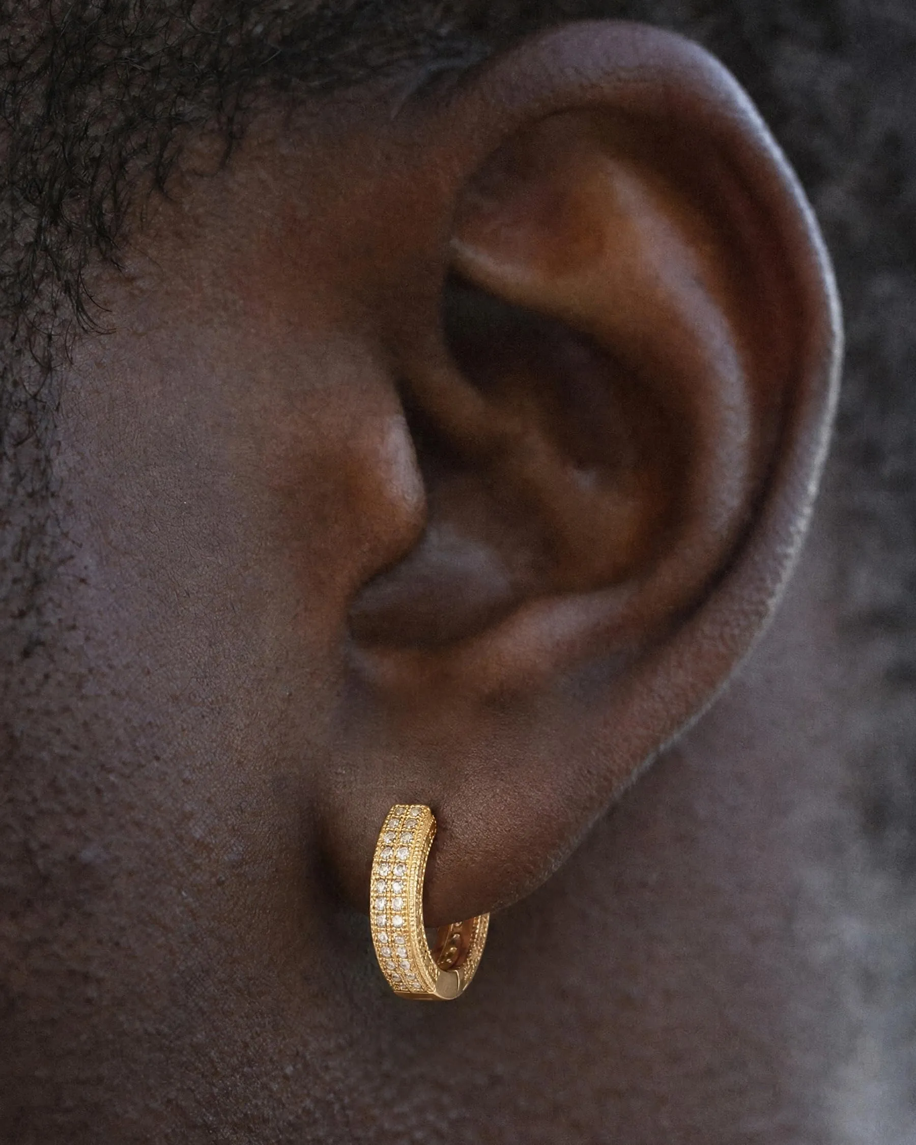 HANLI Orecchini a Cerchio Uomo Oro Placcato 14K con Zirconi Cubici - immagine 4
