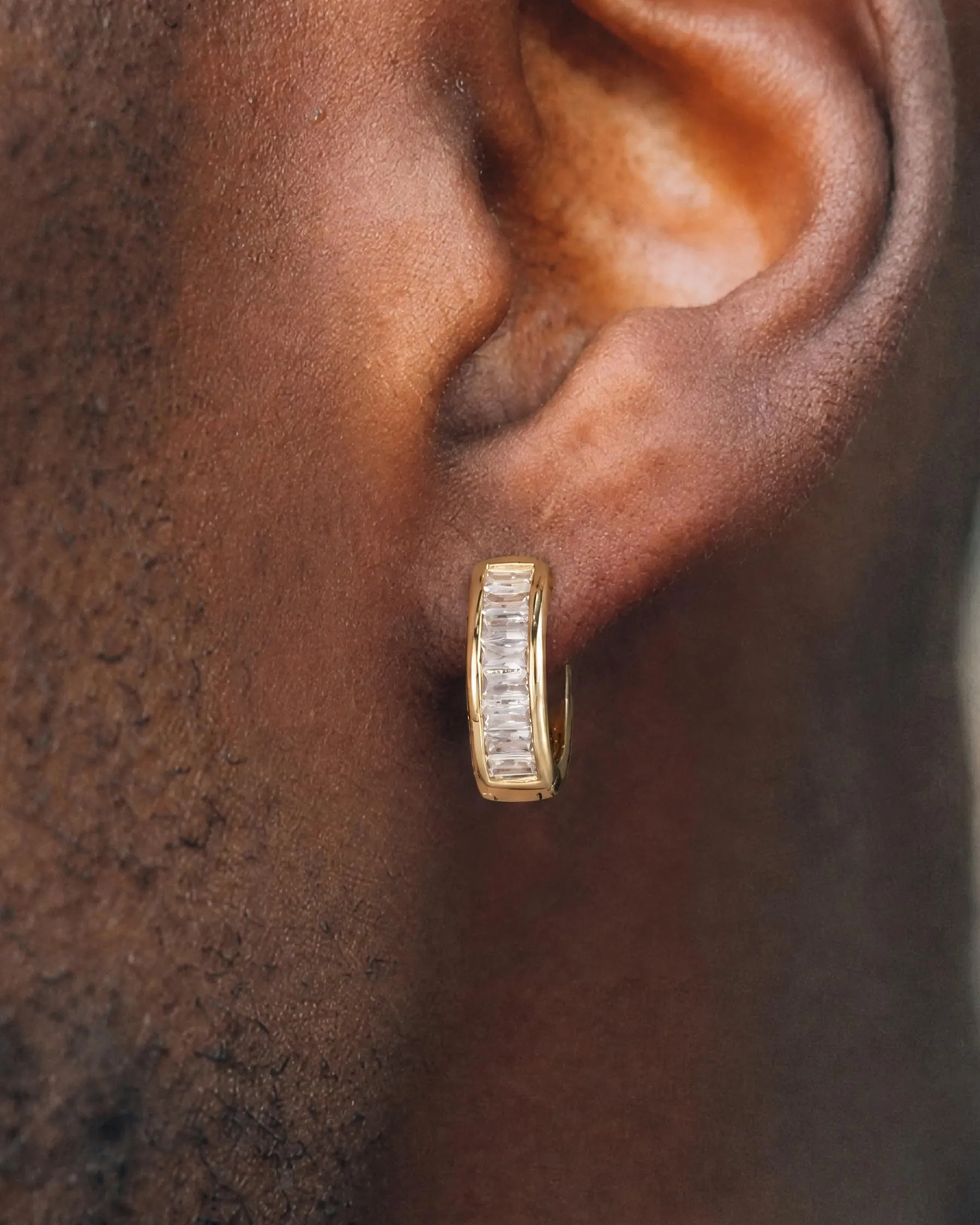HANLI Orecchini a Cerchio Uomo Oro Placcato 14K con Zirconi Cubici - immagine 2