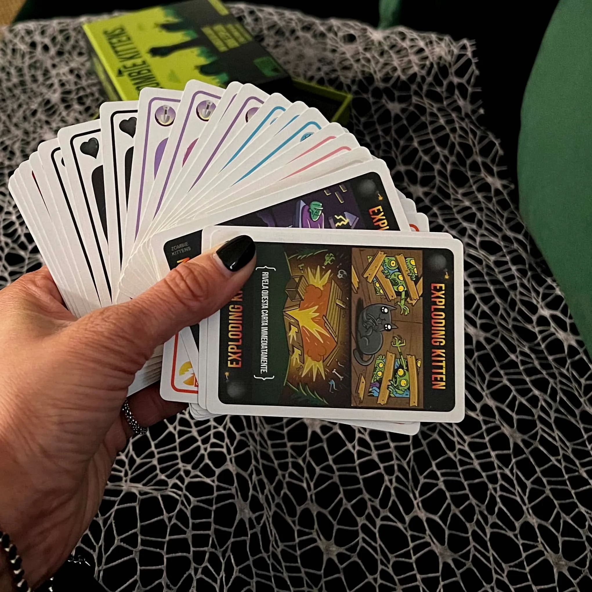 Exploding Kittens Zombie Kittens Card Game - immagine 9