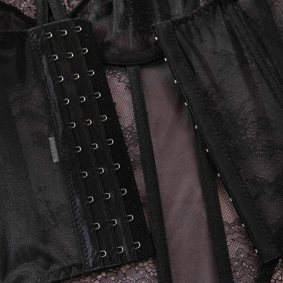YISENJEE Babydoll Corsetto Attillato in Pizzo con Stecche a Spina di Pesce, Reggicalze e Calze, Bordeaux, M - immagine 6