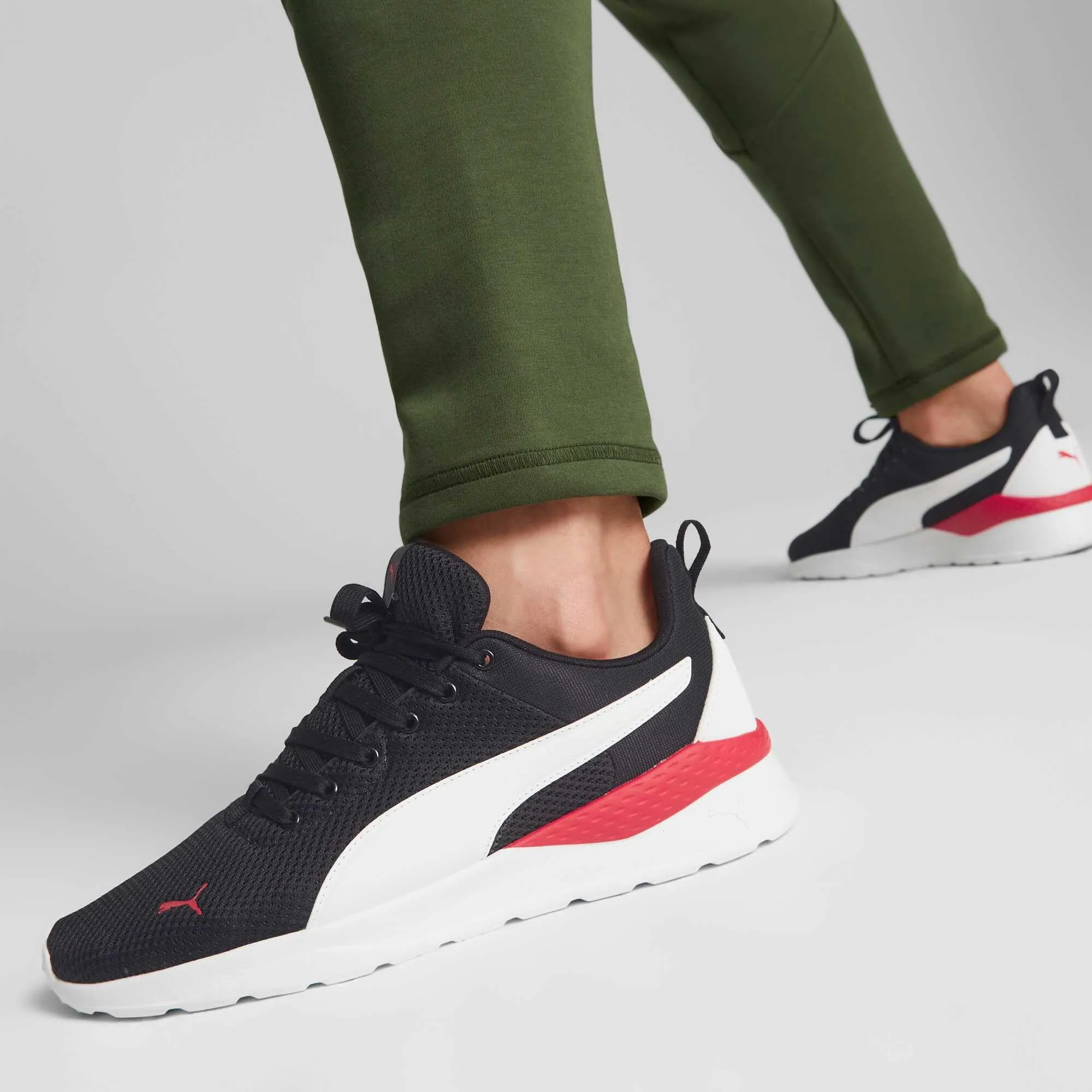 PUMA Anzarun Lite Unisex Sneakers - Puma Black Puma White For All Time Red, 44.5 EU - immagine 9