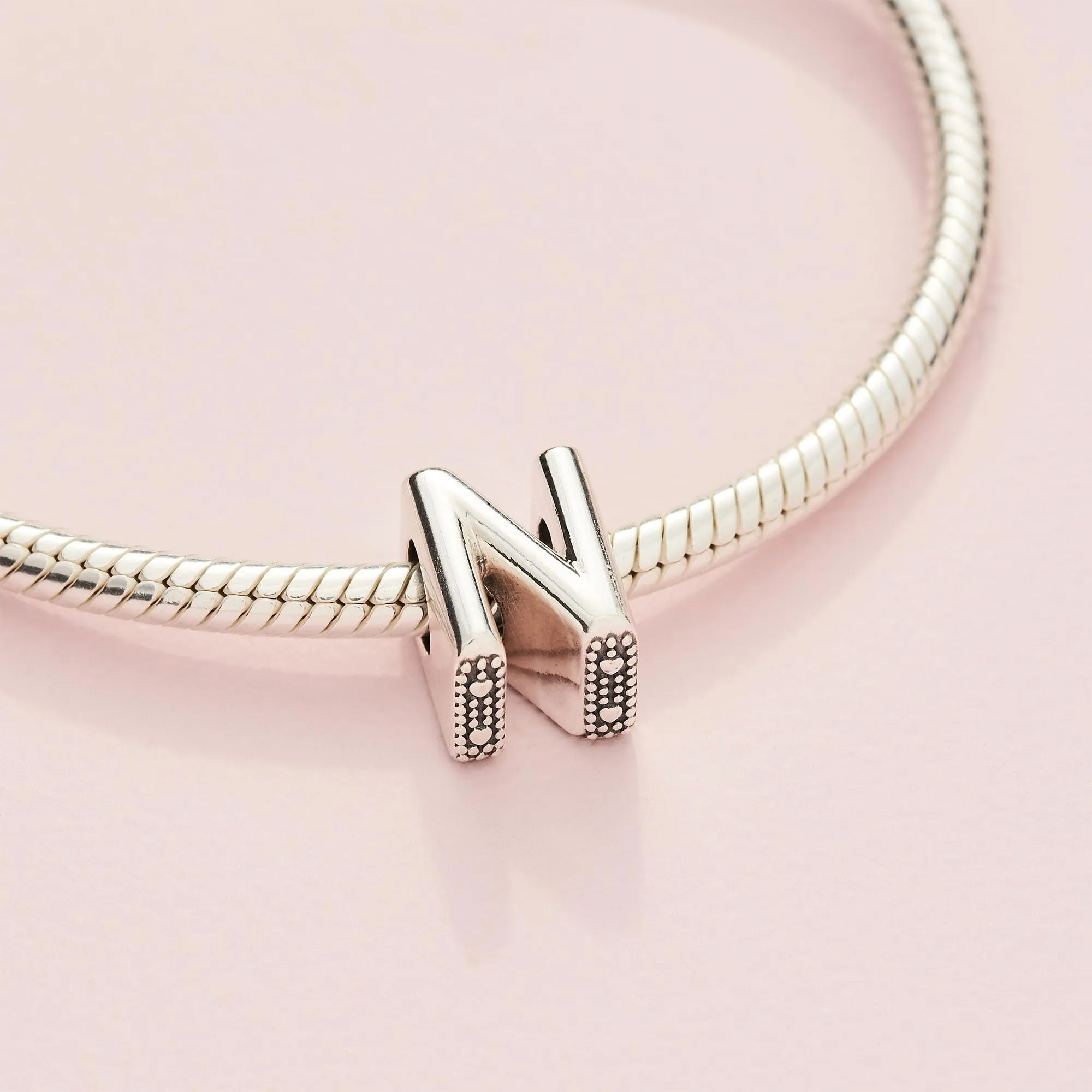 Pandora Moments Lettera N Charm Alfabeto Reversibile in Argento Sterling - immagine 5