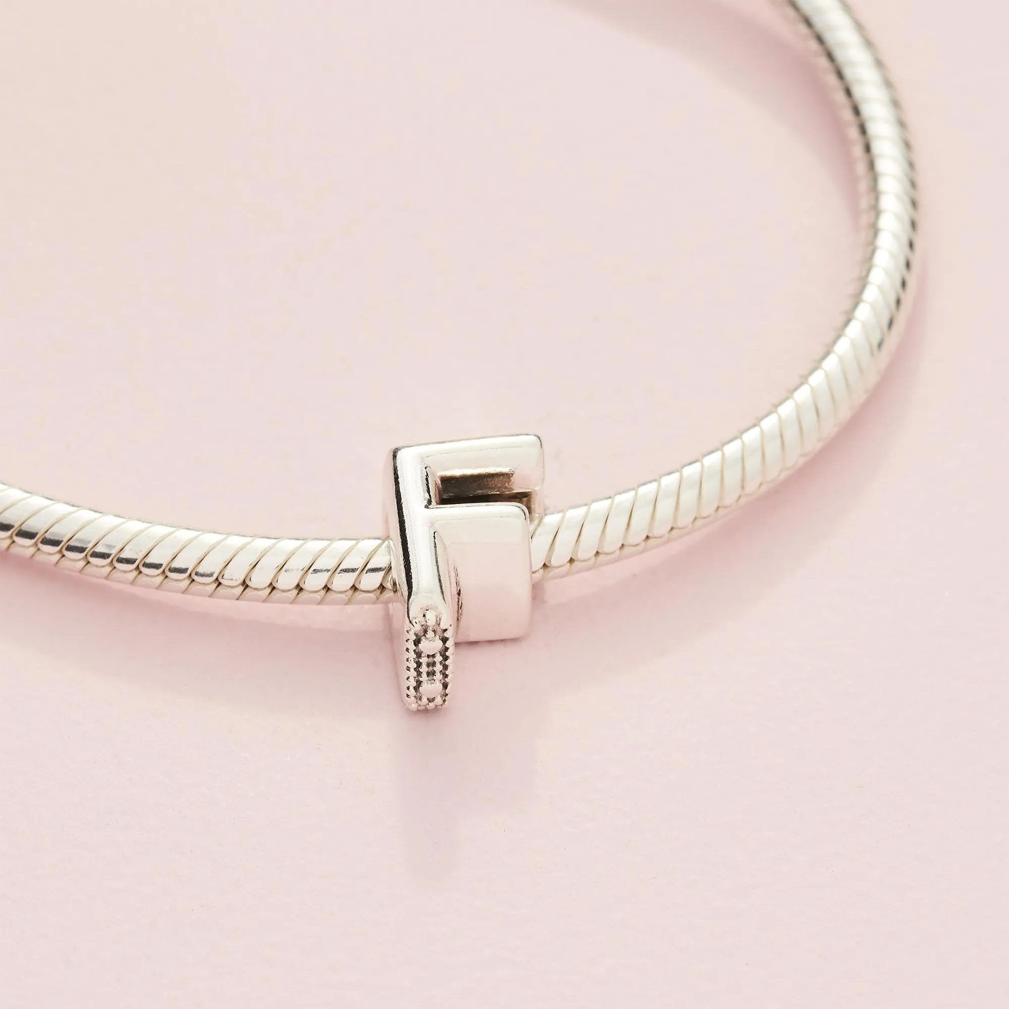 Pandora Ciondolo in argento con lettera F - immagine 6