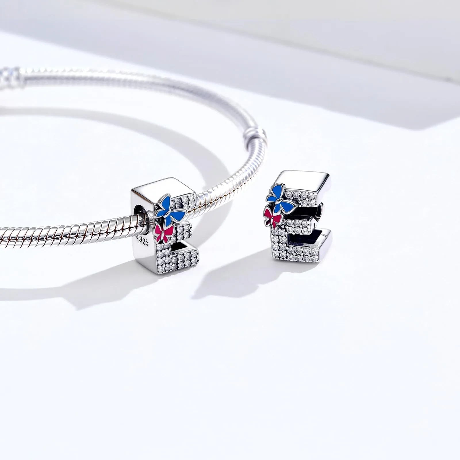 XWN Lettera Bead Charm Alfabeto in Argento Sterling 925 con Cubic Zirconia per Braccialetti e Collane Europei - immagine 2