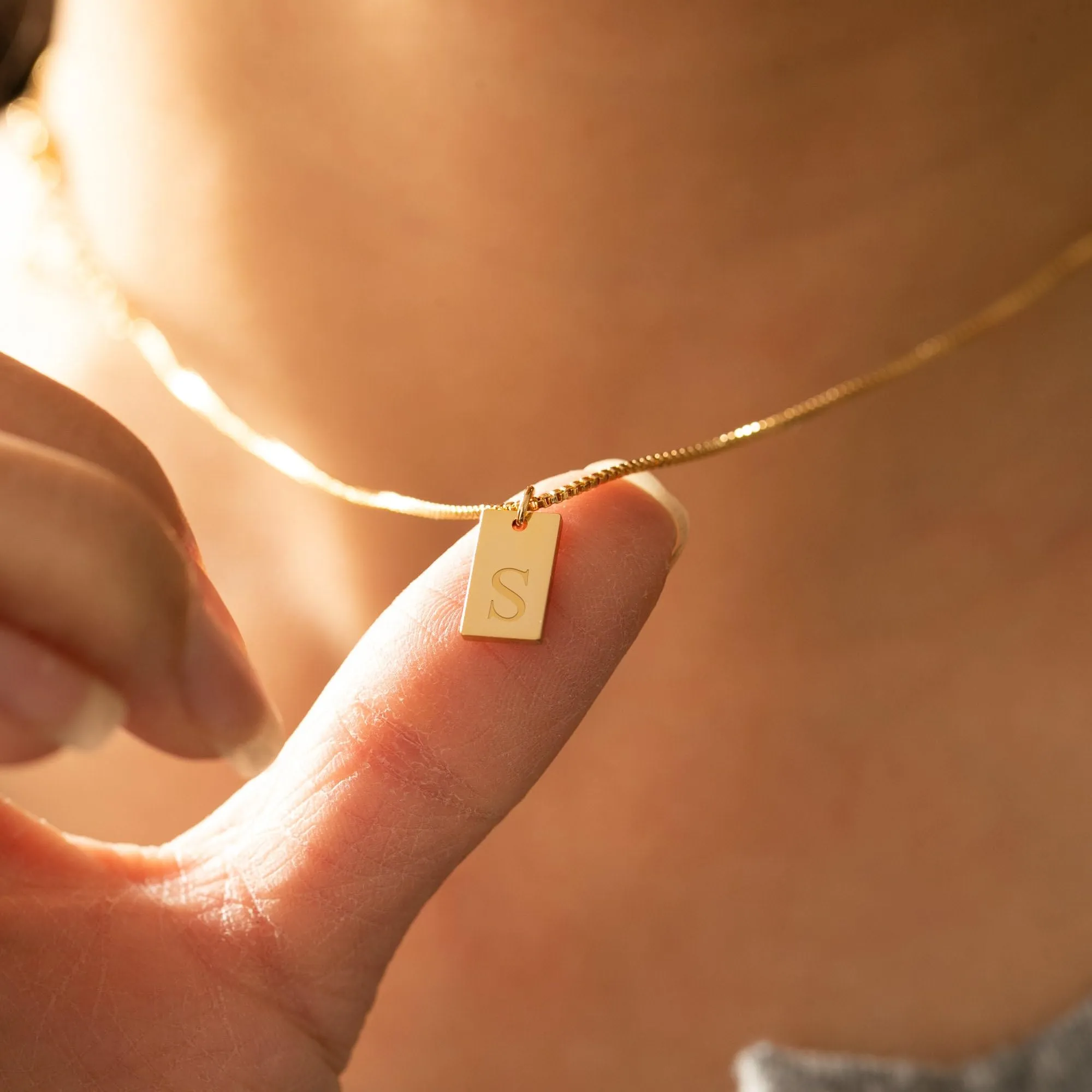 BodyBonita Collana in Oro 16K con Iniziale Lettera Q a Strati per Donna - immagine 6