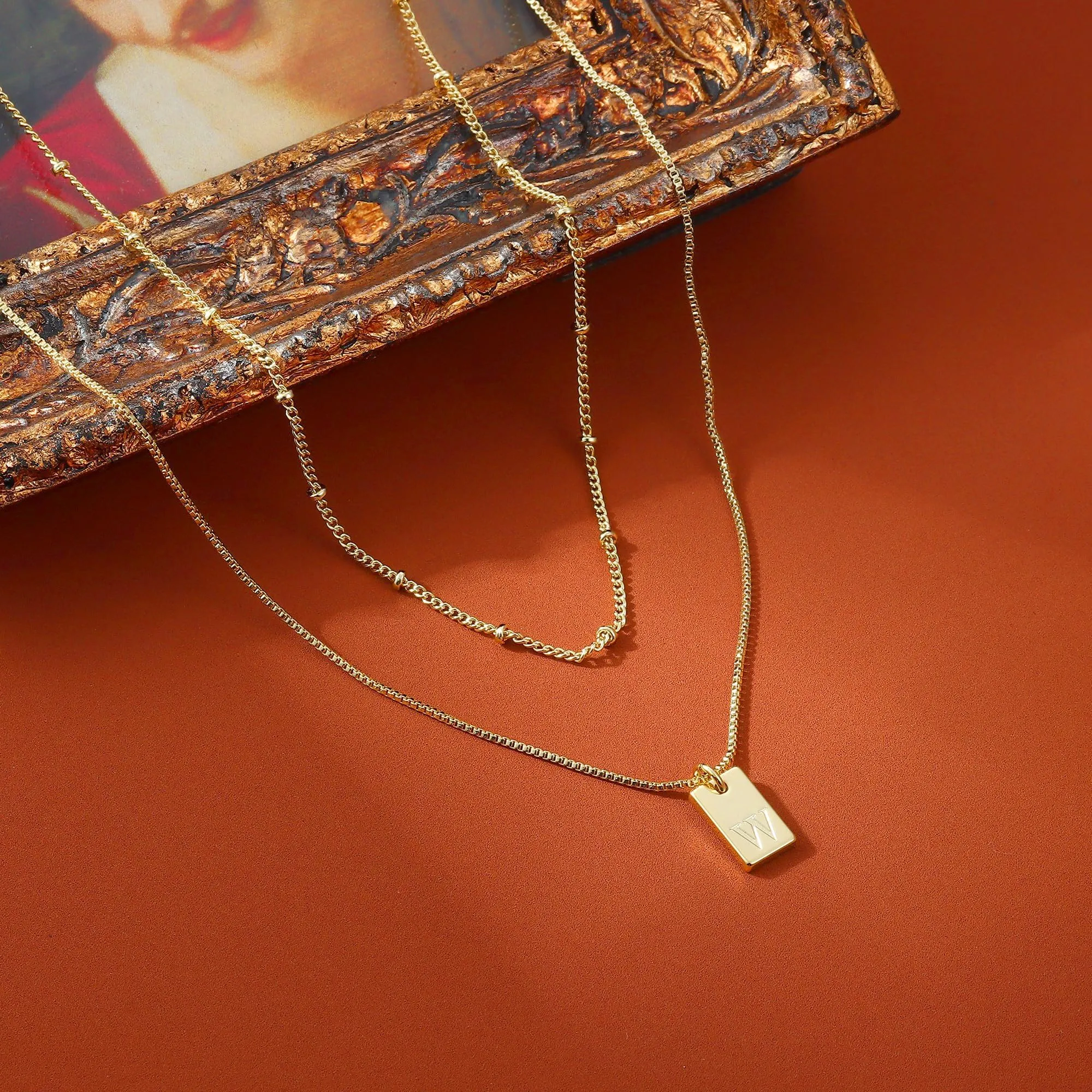 BodyBonita Collana a Strati Placcata in Oro 16K con Iniziale Lettera W - immagine 2