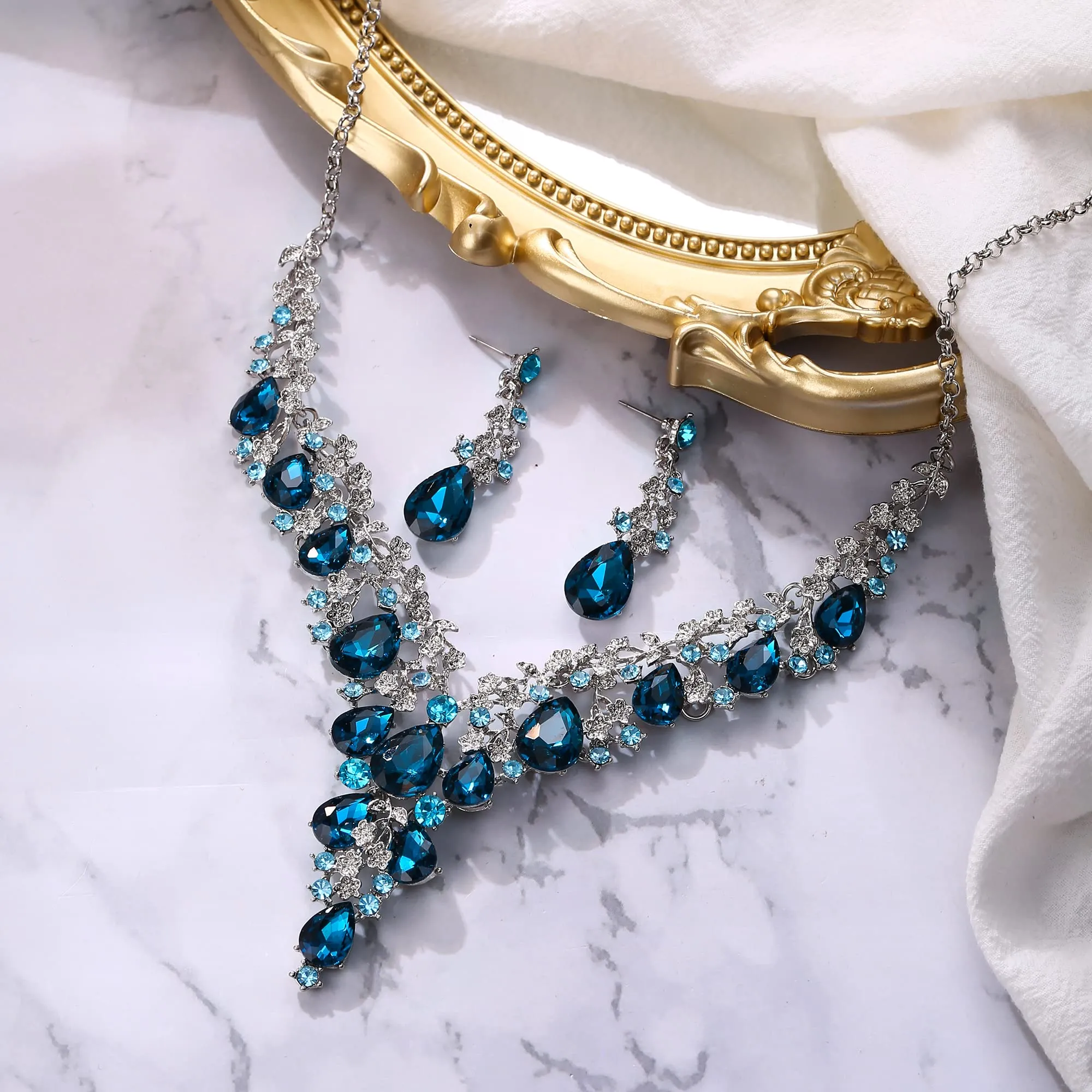 Clearine Set di Gioielli per Sposa con Collana e Orecchini Pendenti a Goccia in Strass, Blu Topazio Argento-Fondo - immagine 3