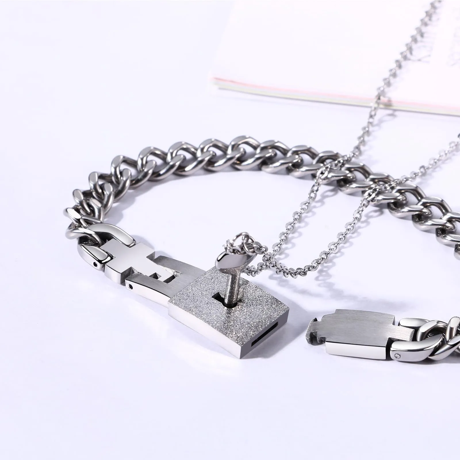 Flongo Set Collana e Bracciale per Coppia con Lucchetto e Chiave, Acciaio Inossidabile Argento - immagine 4