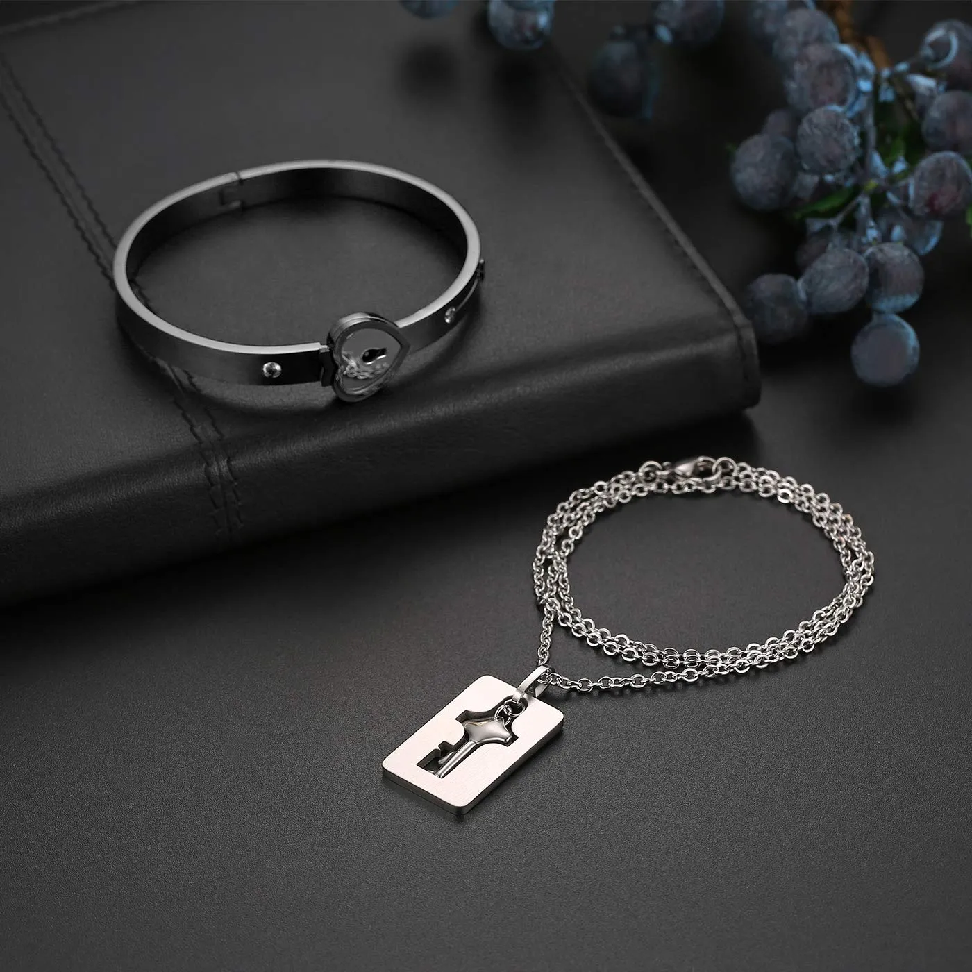 Flongo Set Collana e Bracciale per Coppia in Acciaio Inossidabile Cuore e Chiave - immagine 3