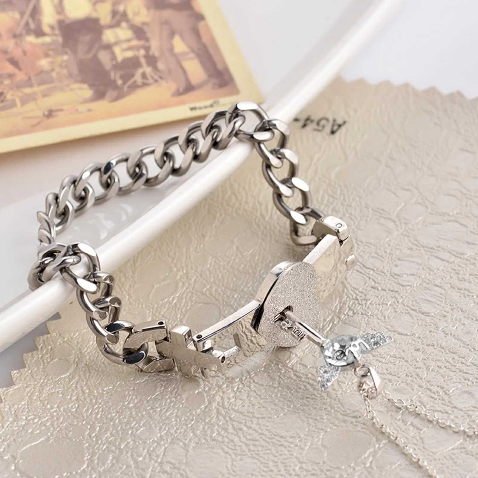 Flongo Set Collana e Bracciale Chiave e Lucchetto con Zircone per Coppia - immagine 6