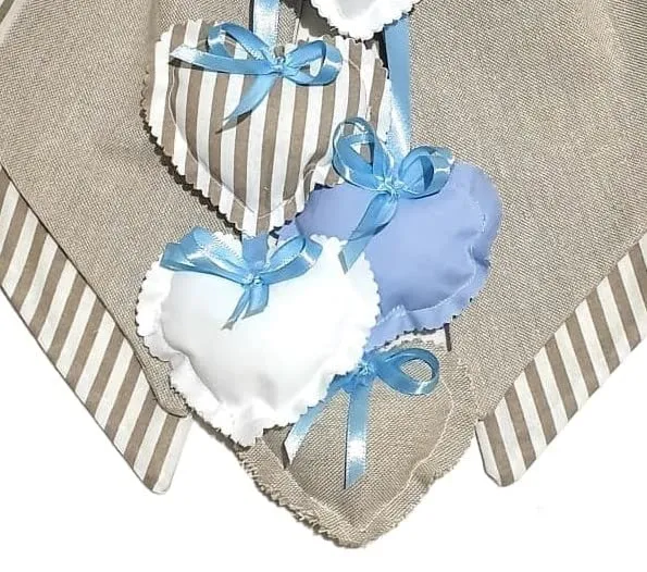 ZAIRISE Fiocco Nascita Personalizzato con Nome Ricamato, 100% Cotone Handmade in Italy, Coccarda Decorativa 52 x 35 cm, Beige-Celeste - immagine 4