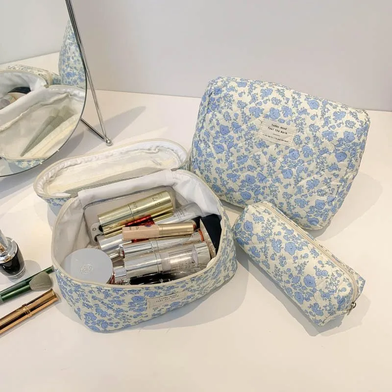 Aucuu Beauty Case, Set di 3 Borse da Toilette Trapuntate in Cotone con Motivi Floreali - immagine 5