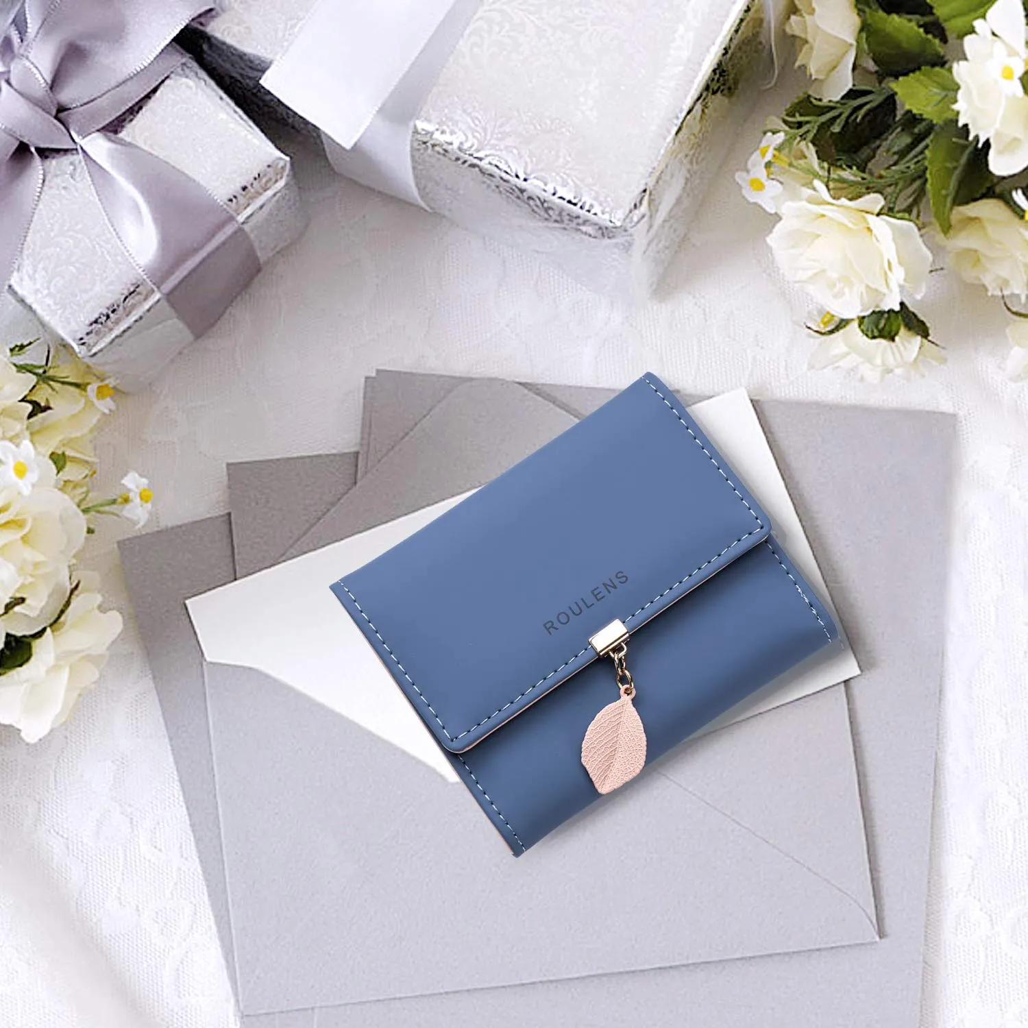 Roulens Portafoglio in Pelle PU RFID da Donna con Cerniera e Ciondolo Foglia, Blu - immagine 7