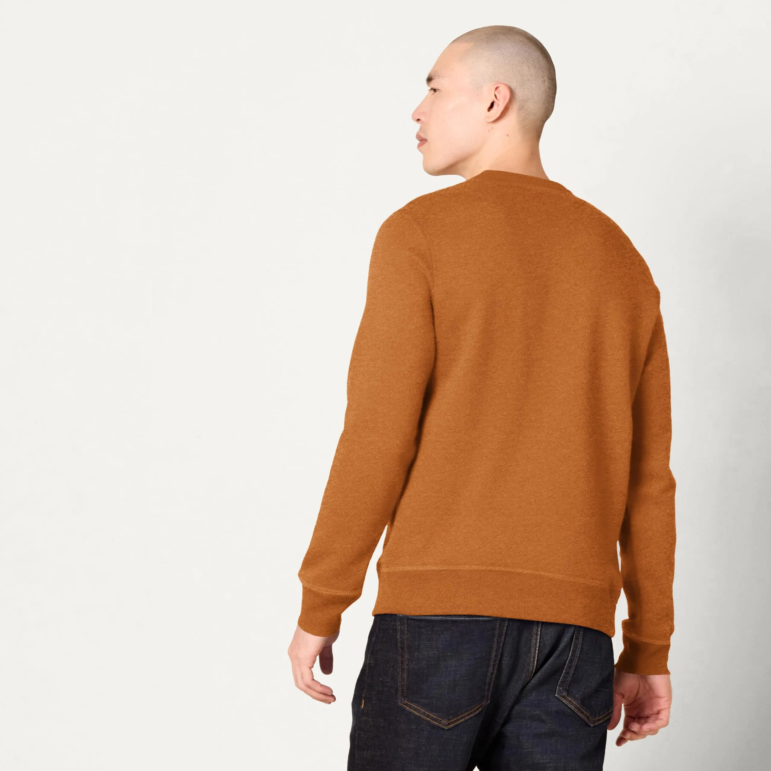 Amazon Essentials Felpa Girocollo in Pile Uomo, Noce Moscata, L - immagine 2