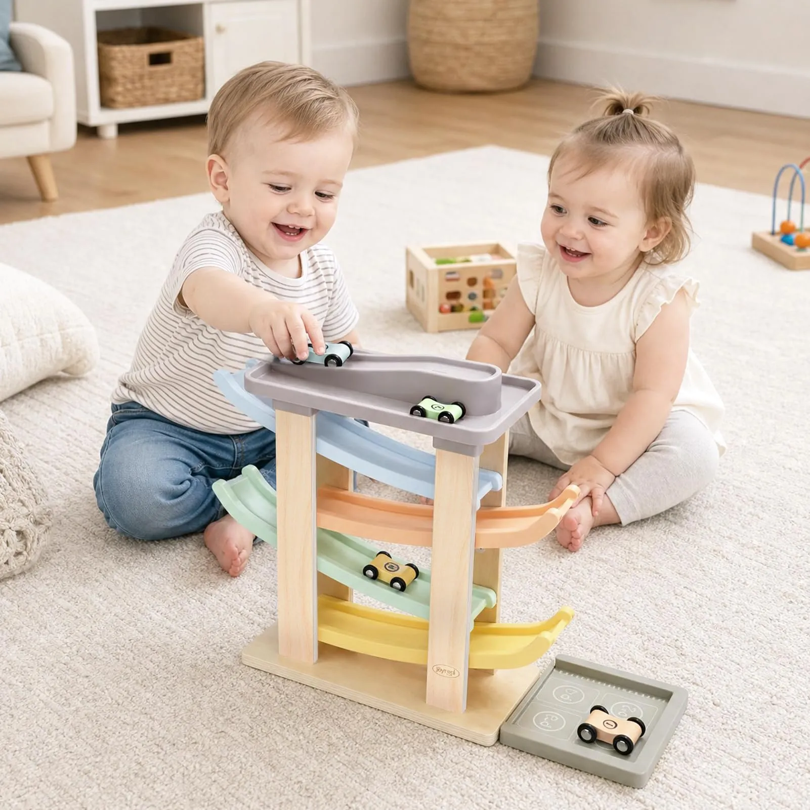 Joyreal Piste Macchinine in Legno Montessori con 4 Mini Auto e Garage - immagine 2