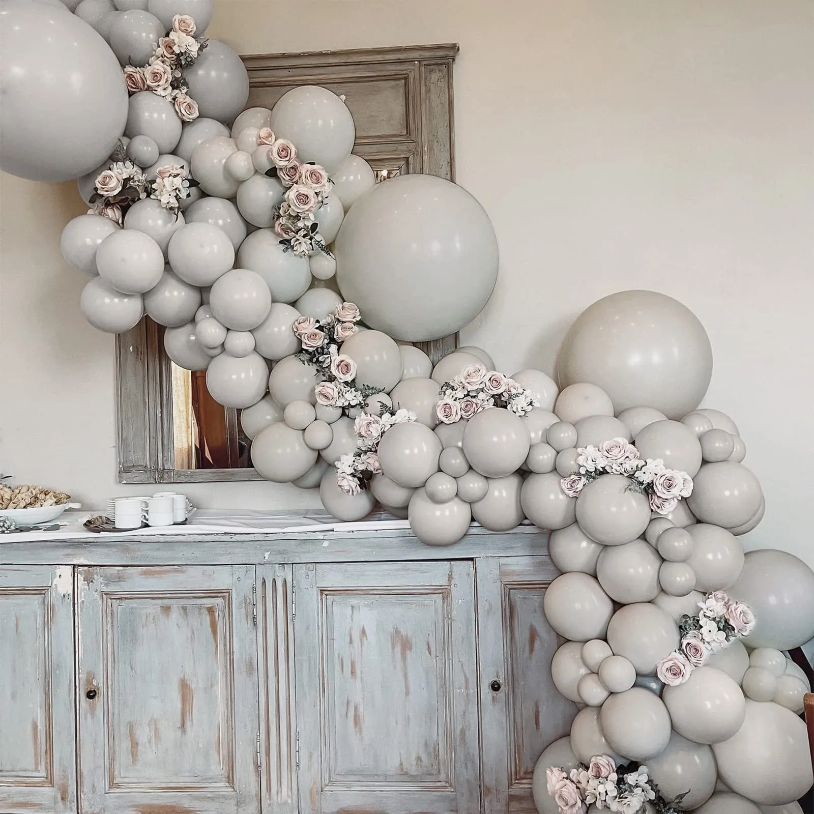 Ousuga Kit Arco di Palloncini Grigi, 106 pezzi (5, 10, 12, 18 pollici) con Nastro e Accessori - immagine 4