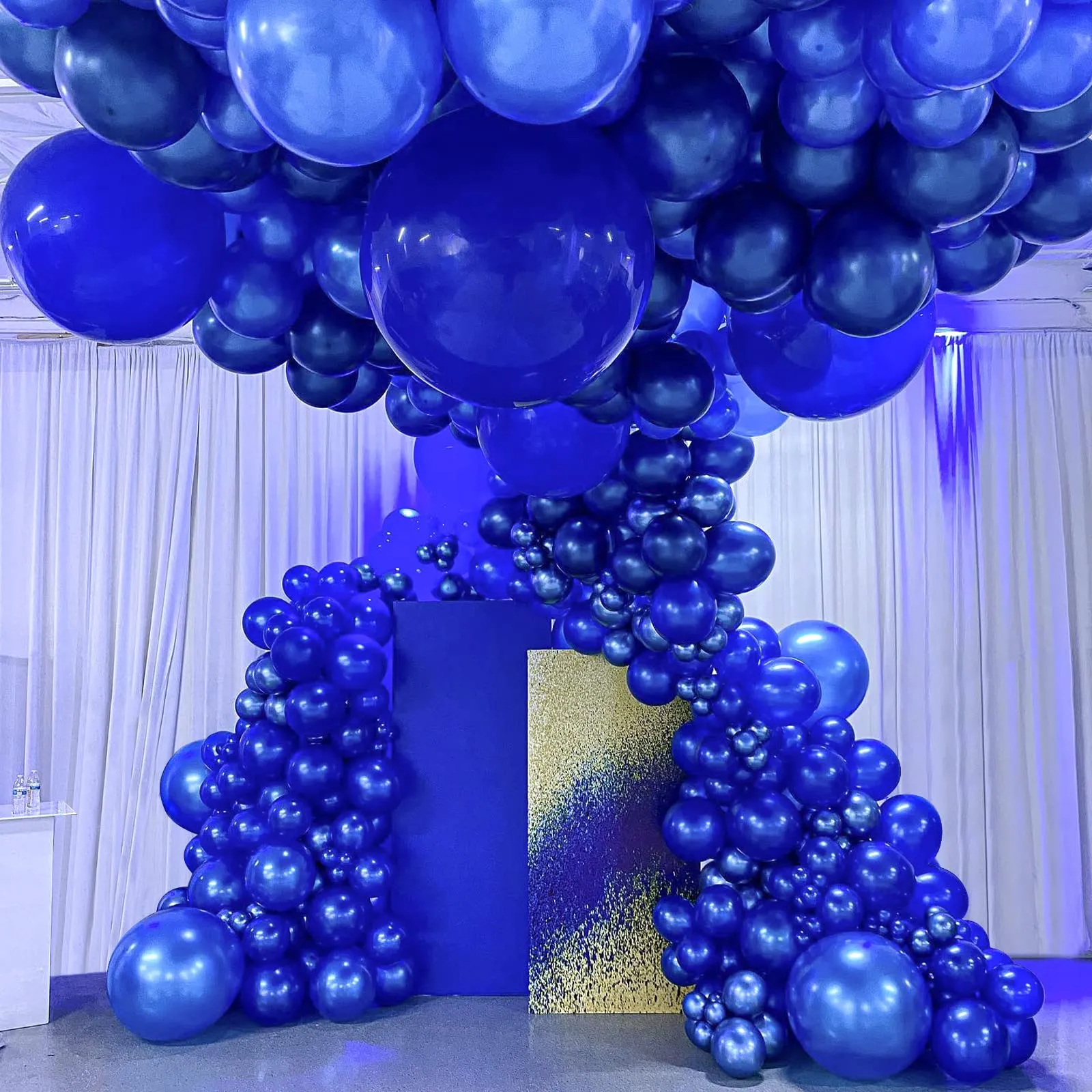 Ousuga Kit Ghirlanda di Palloncini Blu Scuro, 106 pezzi (5, 10, 12, 18 pollici) - immagine 4