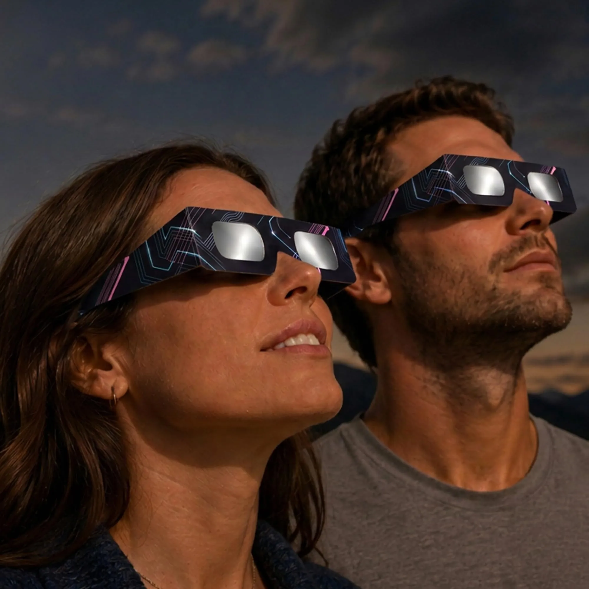 Safe Eclipse Occhiali per Eclissi Solare, Montatura 45 mm, Confezione da 12, Circuit Board - immagine 8