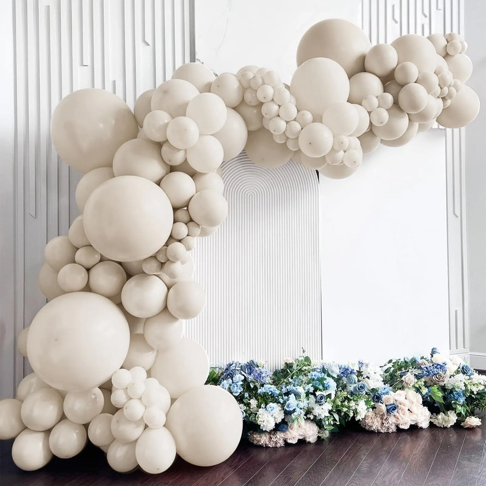 Ousuga Kit Arco di Palloncini Bianchi Sabbia, 106 pezzi (5, 10, 12, 18 pollici) con Nastro e Accessori - immagine 4