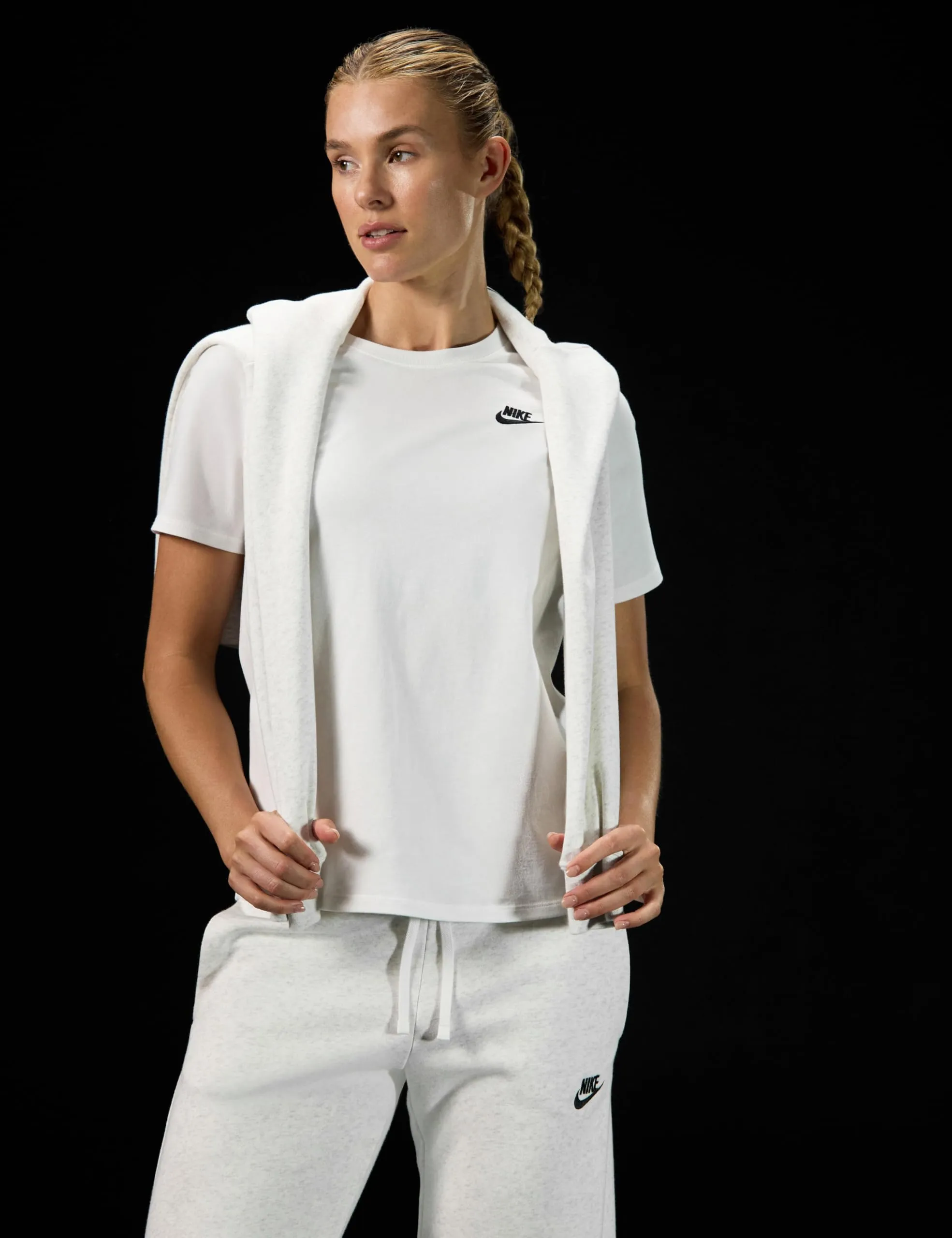 Nike SW Club T-Shirt - Bianco - M Donna - immagine 2