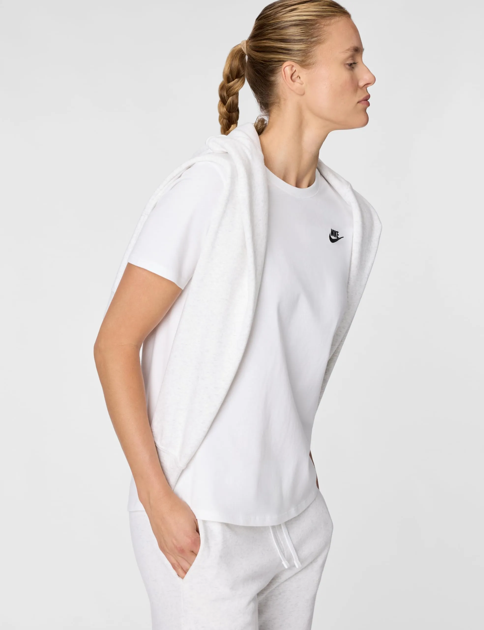 Nike SW Club T-Shirt, Bianco, XS Donna - immagine 4