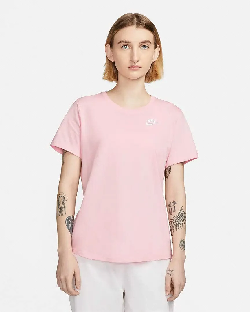 Nike Club Essentials T-Shirt da Donna, Rosa, Taglia S, DX7902-690 - immagine 1