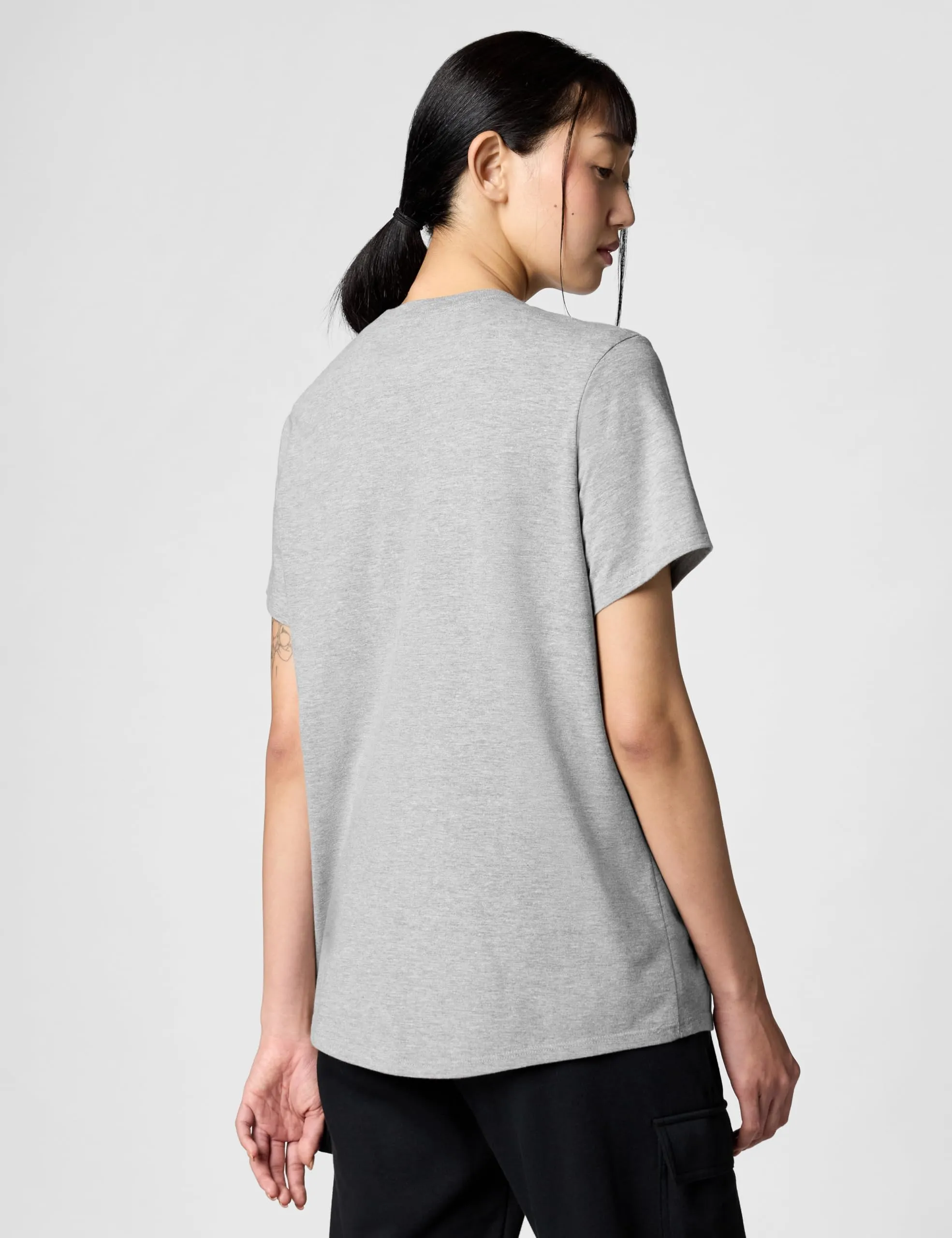 Nike Club Essentials T-Shirt da Donna - Grigio - Taglia L - DX7902-063 - immagine 3
