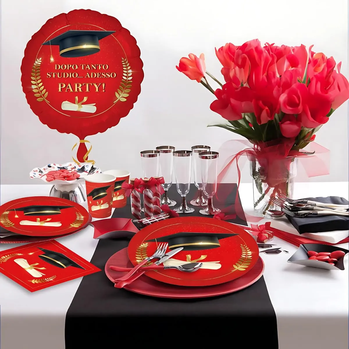 Decoraparty Kit Stoviglie di Laurea per 8 Persone, 8 Piatti, 8 Bicchieri, 20 Tovaglioli, 1 Palloncino (37 pz) - immagine 4