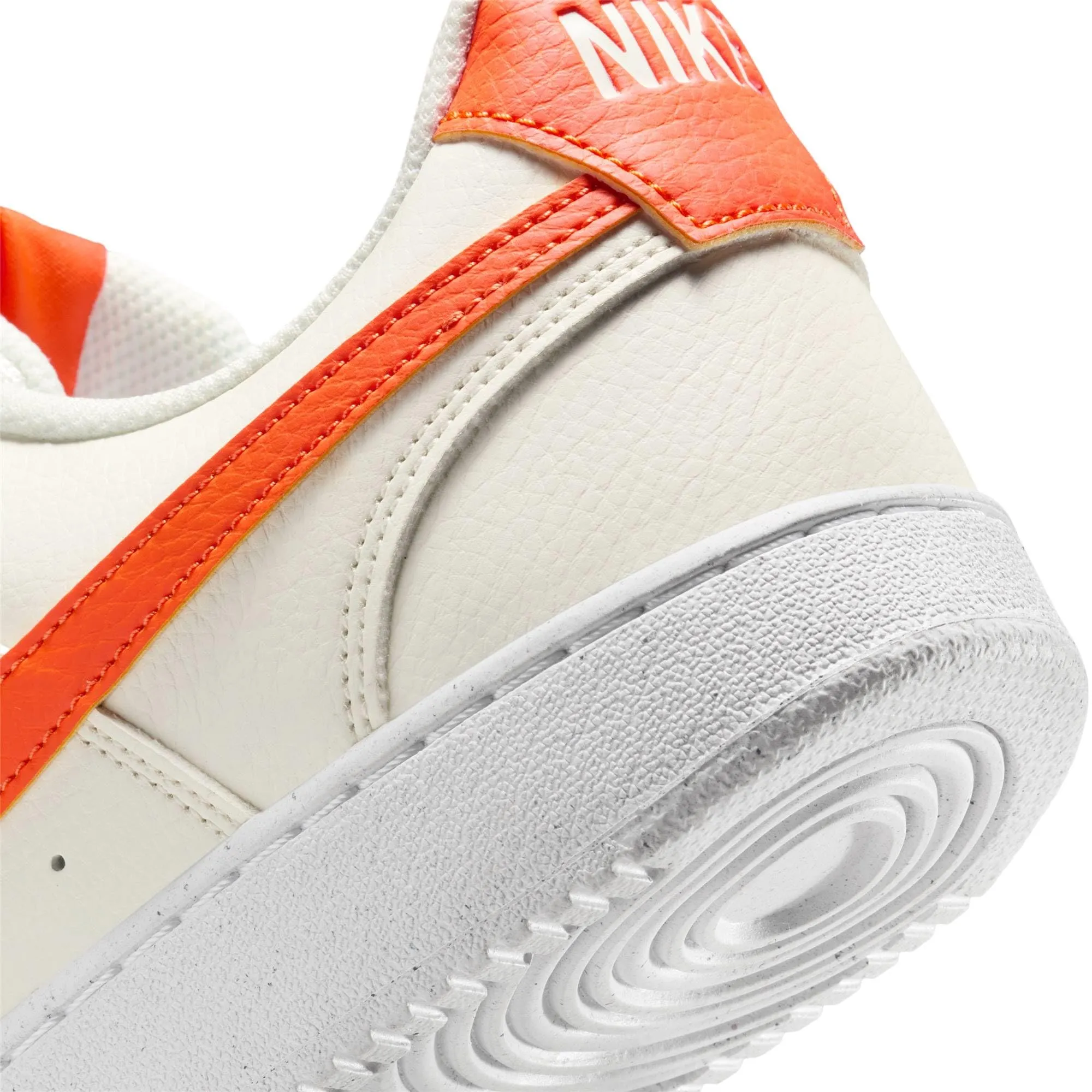 Nike Court Vision Low Next Nature DH2987-115 Sail/White/Safety Orange Taglia 44 EU - immagine 2