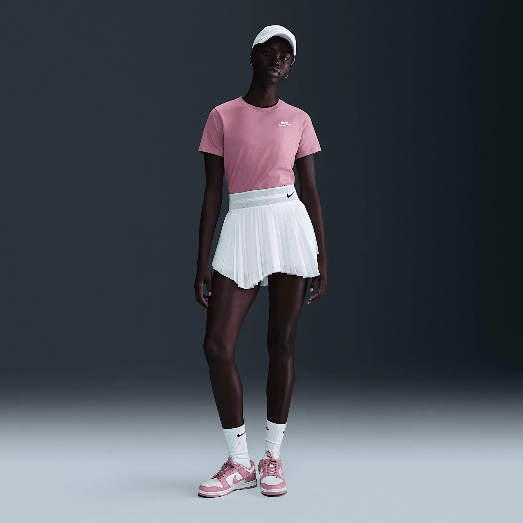 Nike Club T-Shirt Donna Elemental Pink XS DX7902 - immagine 4